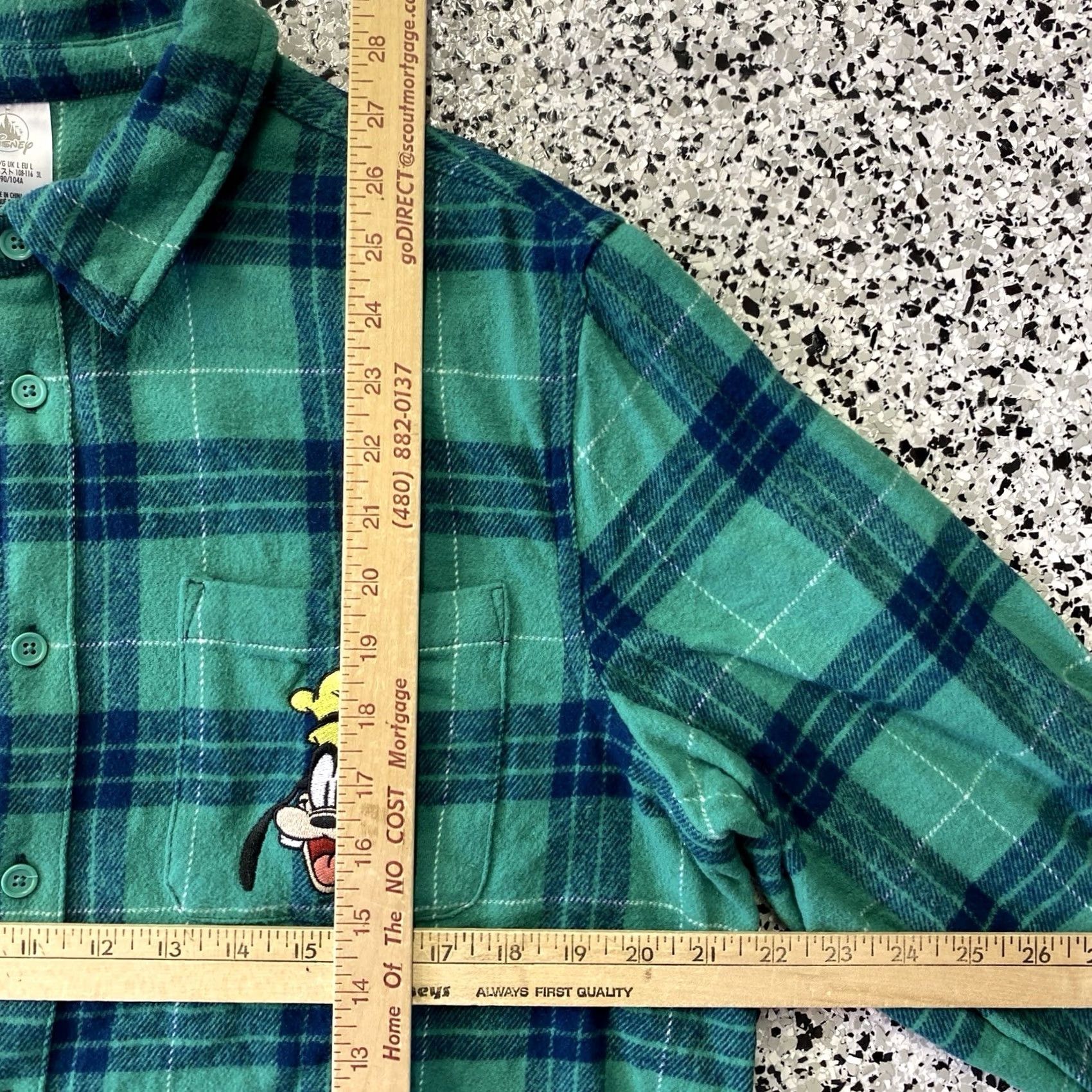 Disney Disney Goofy Flannel Shirt Mens Large Green Plaid Button-Front Outdoor Shirt Size US L / EU 52-54 / 3 - 2 Thumbnail