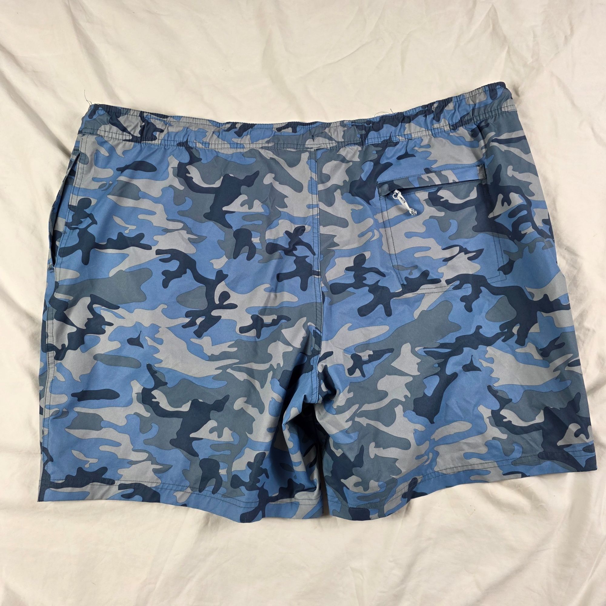 L.L. Bean L.L. Bean Vacationland Swim Trunks Mens 2XL Blue Camo Shorts Size US 40 / EU 56 - 1 Thumbnail