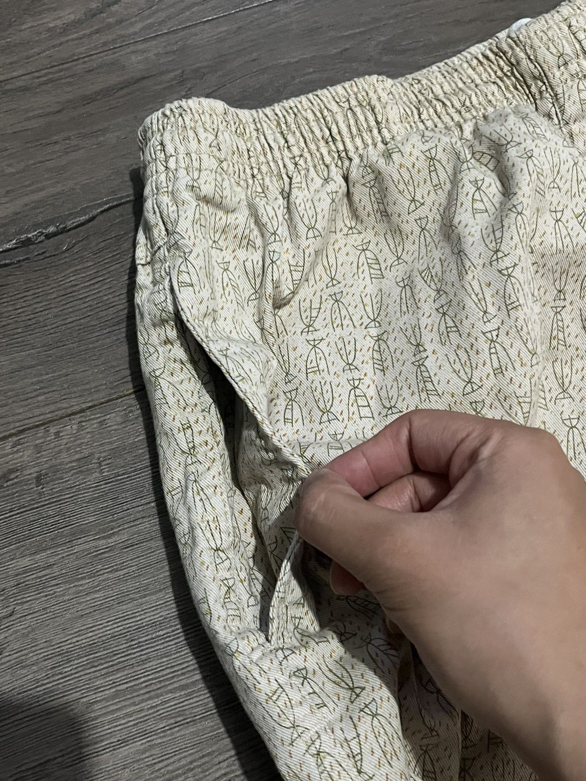 Stussy × Vintage VINTAGE OG 1980s Stussy fish bone pattern beige shorts Size US 28 / EU 44 - 3 Thumbnail