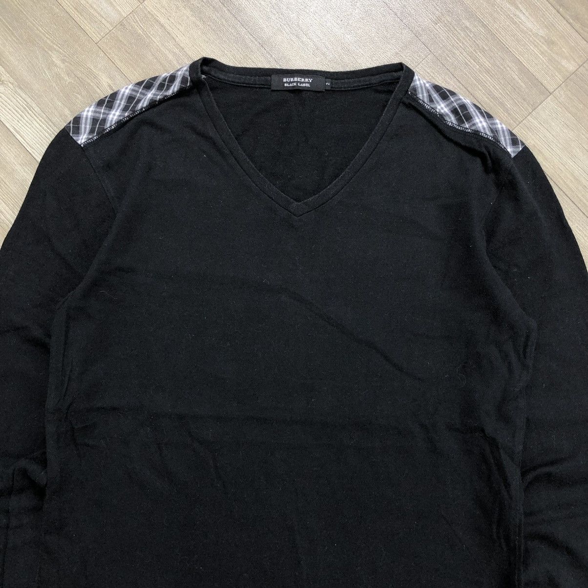 Black Label × Burberry × Designer Vintage Burberry Black Label Nova Check V Neck Long Sleeve Size US M / EU 48-50 / 2 - 2 Thumbnail