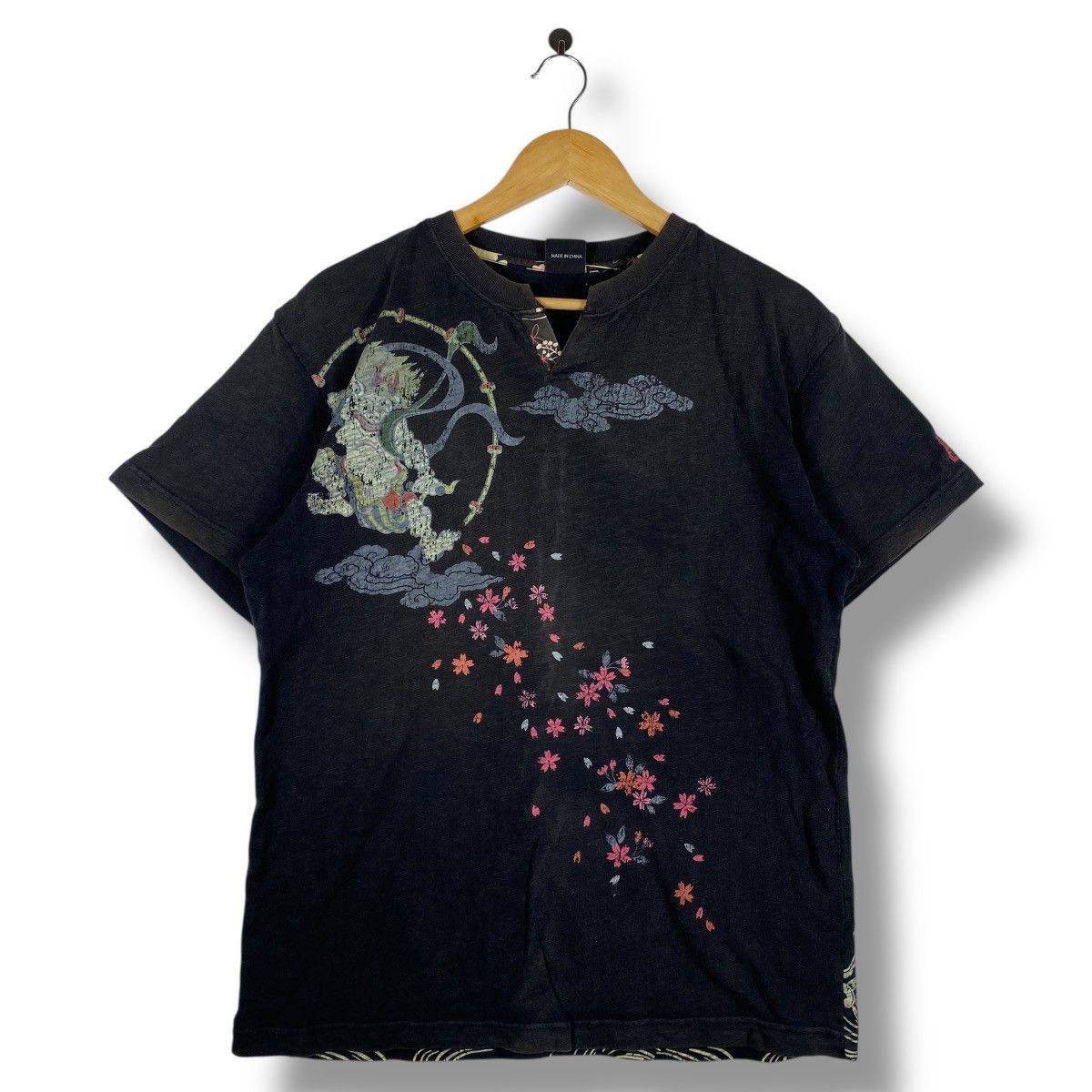 Japanese Brand × Vintage Vintage Japanese Traditional JAPAN GODS Graphic Tee Shirt Size US L / EU 52-54 / 3 - 1 Thumbnail