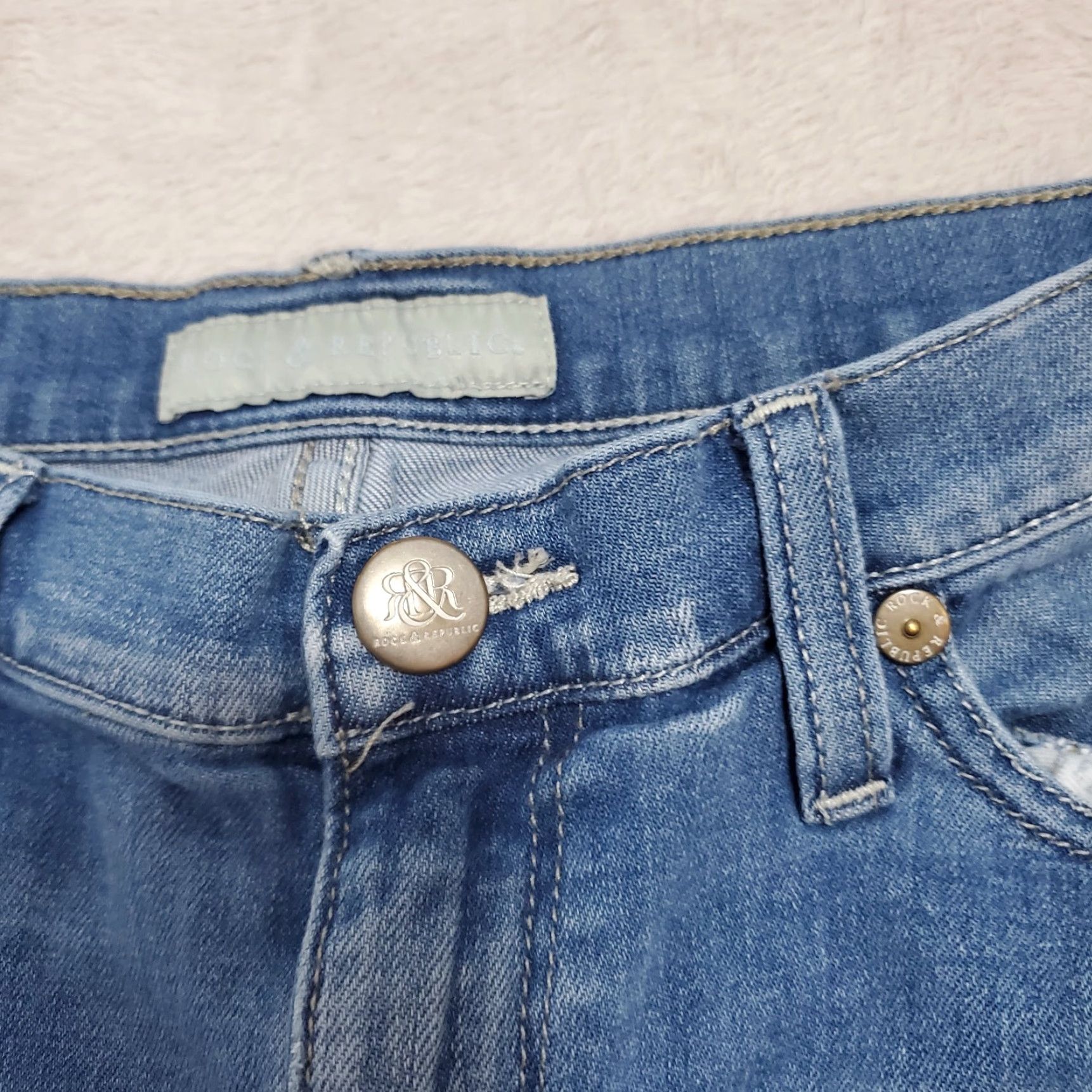 Vintage VINTAGE Rock & Republic Jeans Womens 10 Blue Hamburg Low Rise Cropped 5-Pocket Distressed Zip Pocket FLAW Womens Size 32" / US 10 / IT 46 - 4 Thumbnail