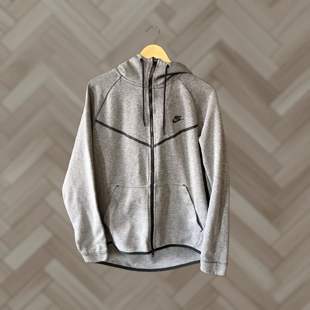 Nike Nike Hoodie Mens XL Gray Full Zip Sweatshirt Windrunner Sport Fleece Logo Zipper 30in Pit to Pit 24in Length 30in Size US XL / EU 56 / 4 - 1 Thumbnail