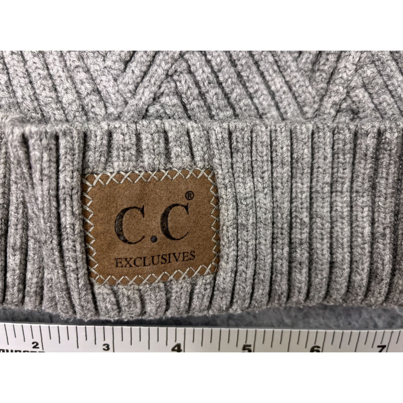 Vintage C.C Exclusive Beanie Womens One Size Gray Knit Rayon Blend Faux Fur Pom Size ONE SIZE - 2 Thumbnail