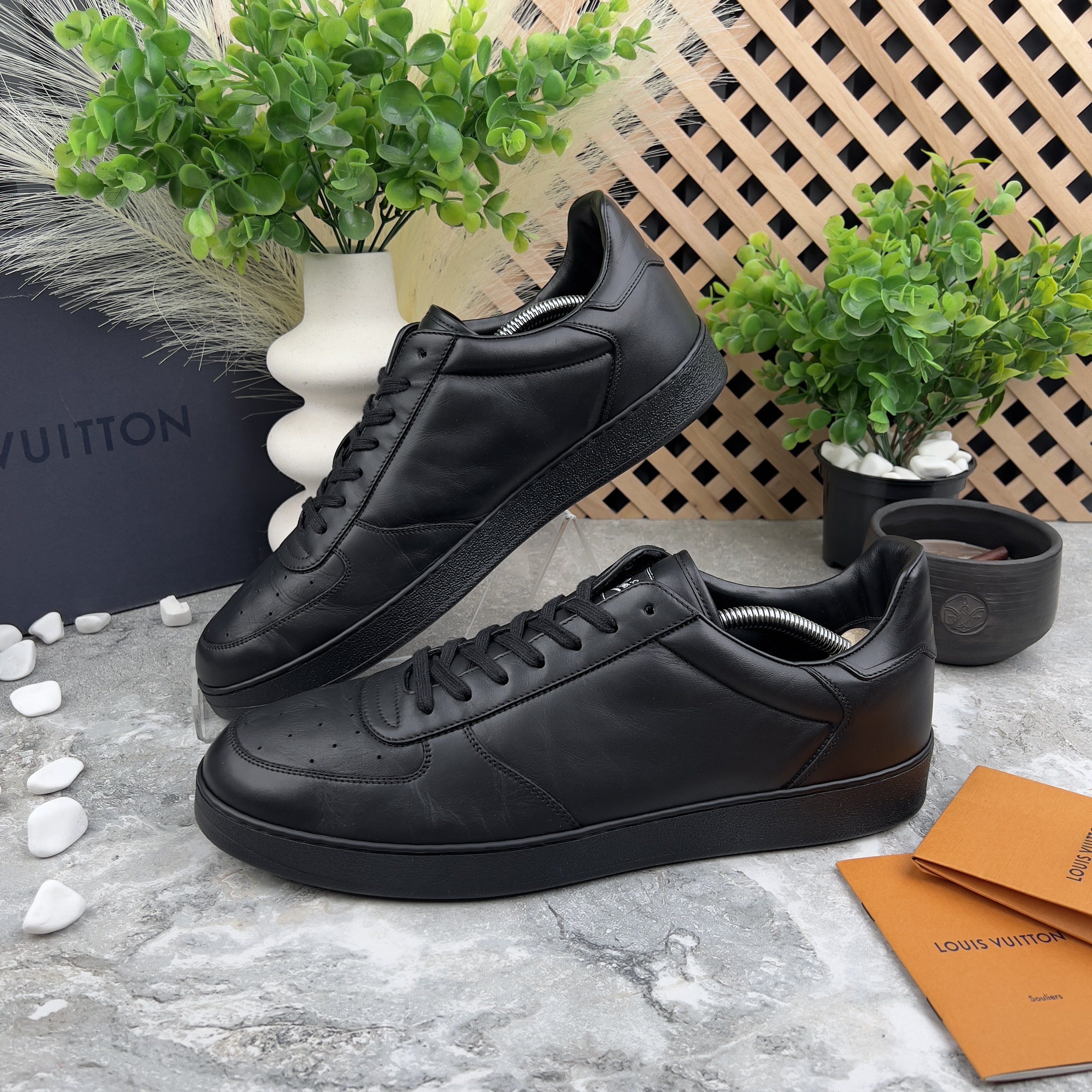 Louis Vuitton Authentic Louis Vuitton Rivoli Sneakers Leather Size US 11.5 / EU 44-45 - 6 Thumbnail