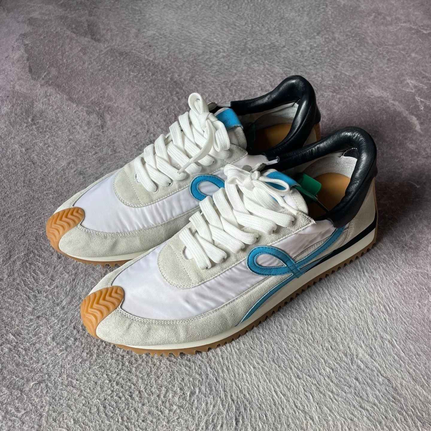 Louis Vuitton Louis Vuitton Blue Lowtop Sneakers M Men Size US 10 / EU 43 - 1 Thumbnail