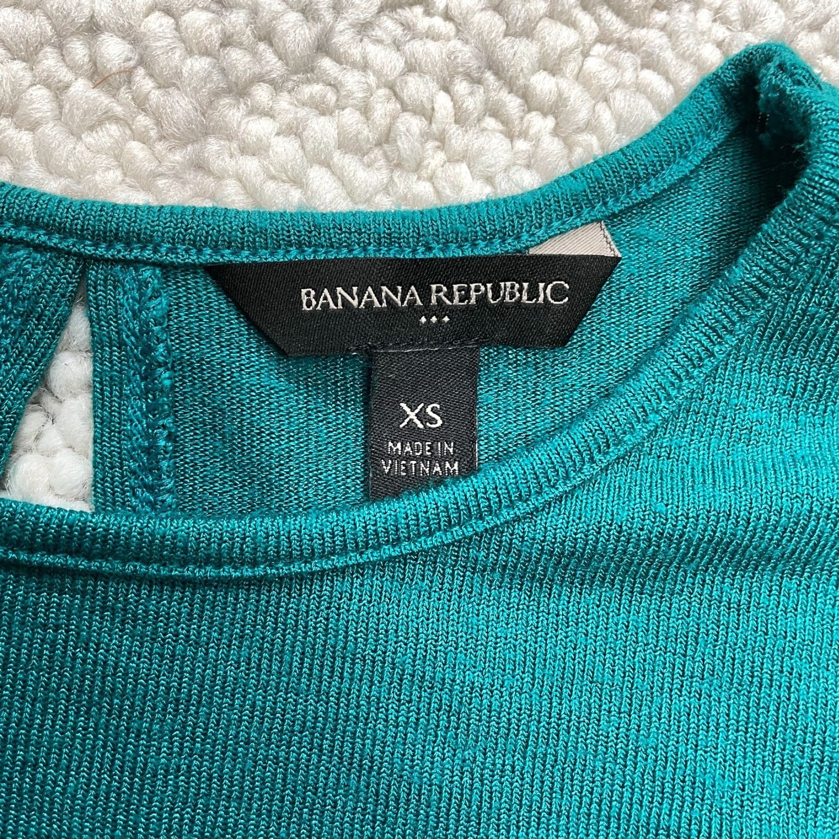 Banana Republic VINTAGE Banana Republic Tank Top Womens XS Blue Sleeveless Polyester Rayon Soft Tank Top Size XS / US 0-2 / IT 36-38 - 2 Thumbnail