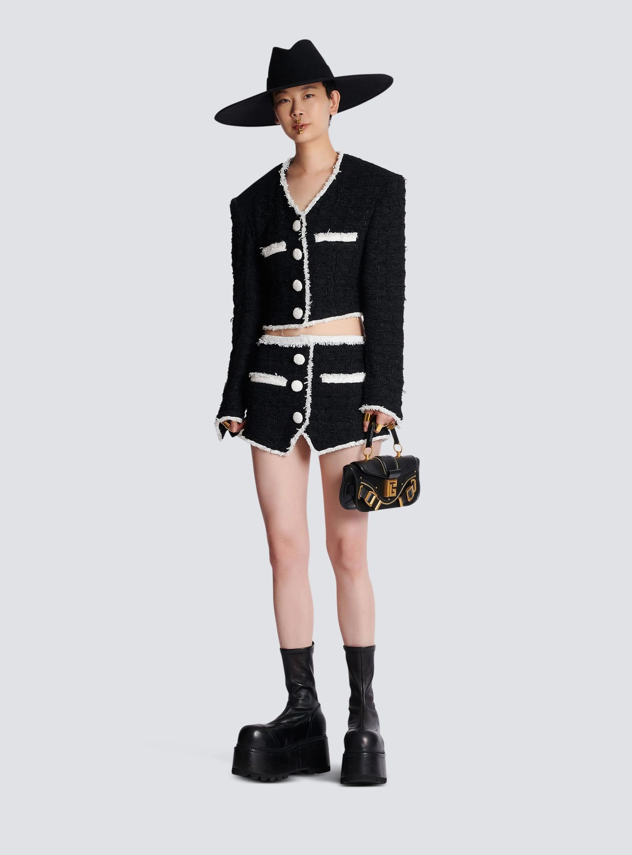 o1srvl11e0524 Tweed Cropped Jacket in Black