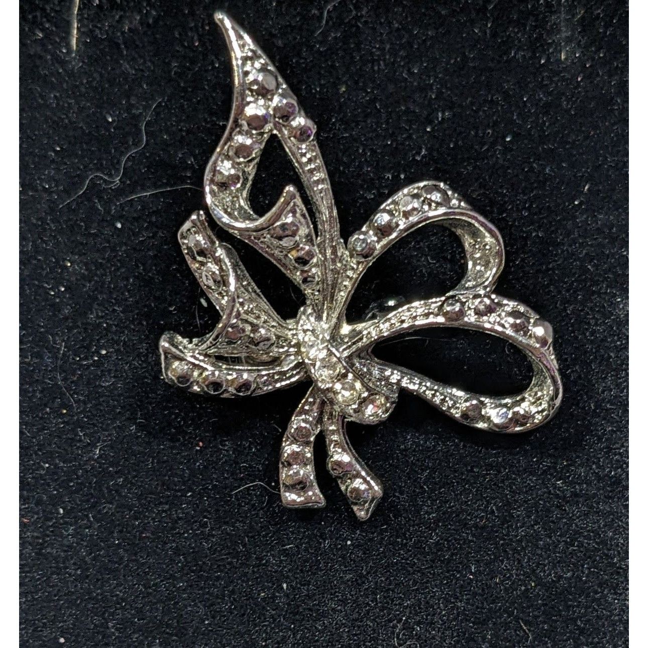 Other Vintage Bow Shaped Silver Tone Rhinestone Brooch Size ONE SIZE - 3 Thumbnail