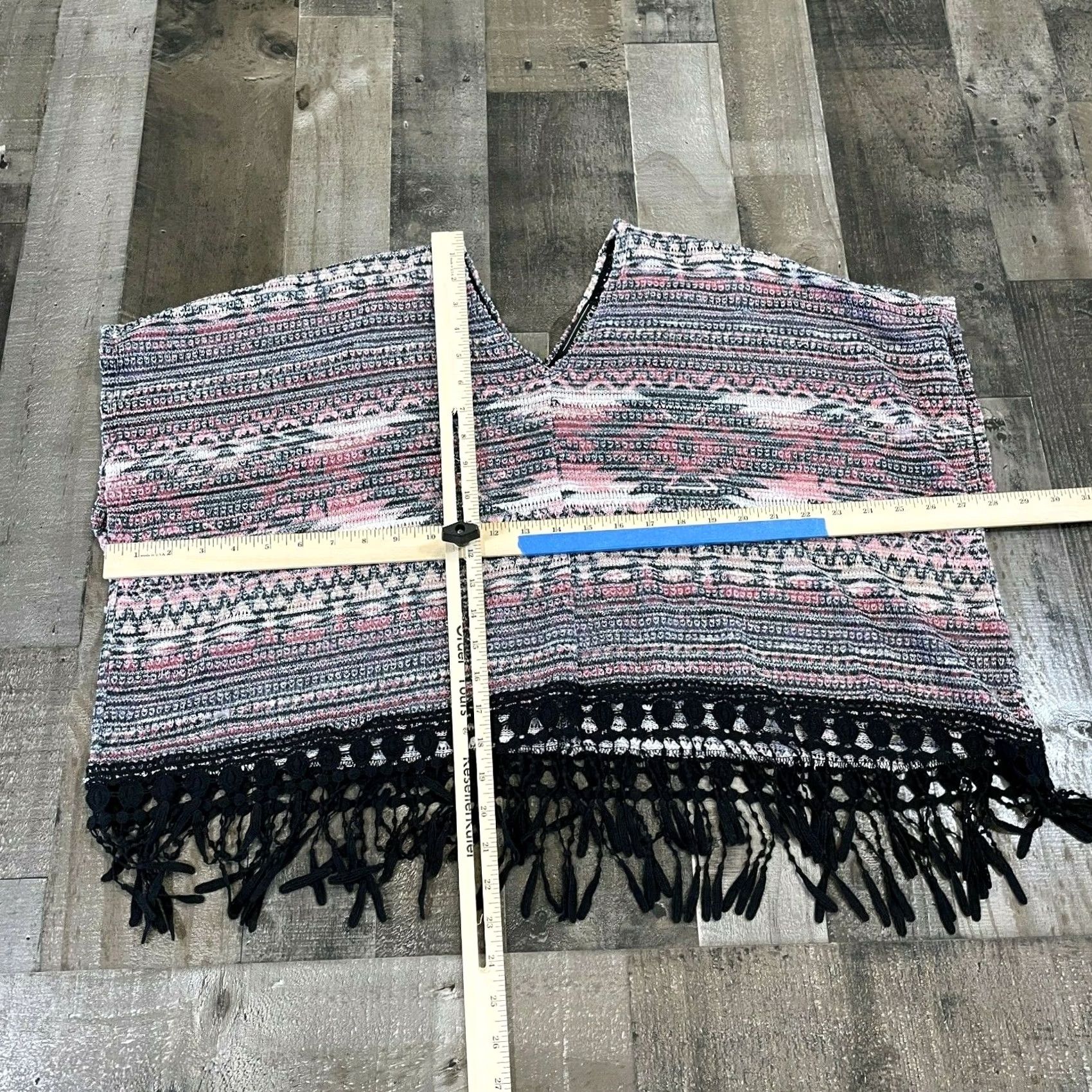 Almost Famous Almost Famous Blouse Shirt Women XS Multicolor Geometric Kimono Fringe Trim Short Sleeve V-Neck Knit Cotton Relaxed Casual Size XS / US 0-2 / IT 36-38 - 4 Thumbnail