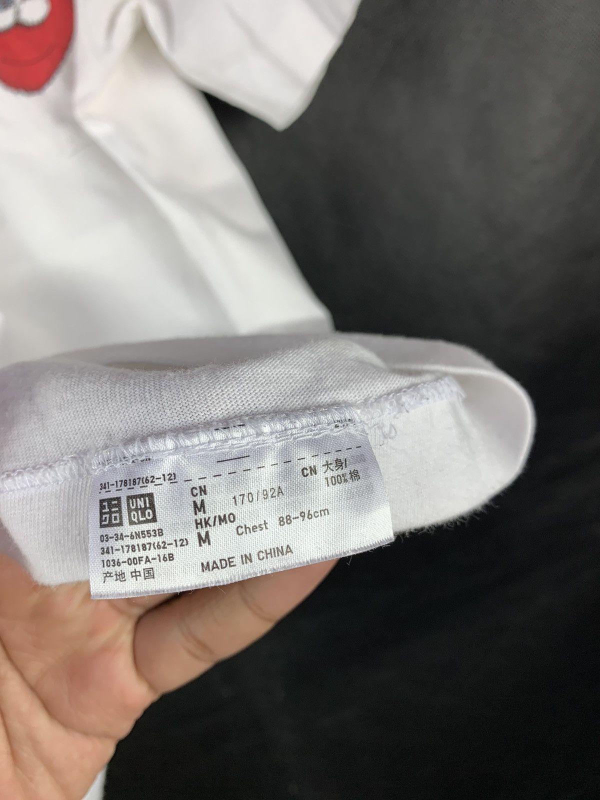 Uniqlo Steals! Kaws Uniqlo Pocket Tee Size US M / EU 48-50 / 2 - 6 Thumbnail