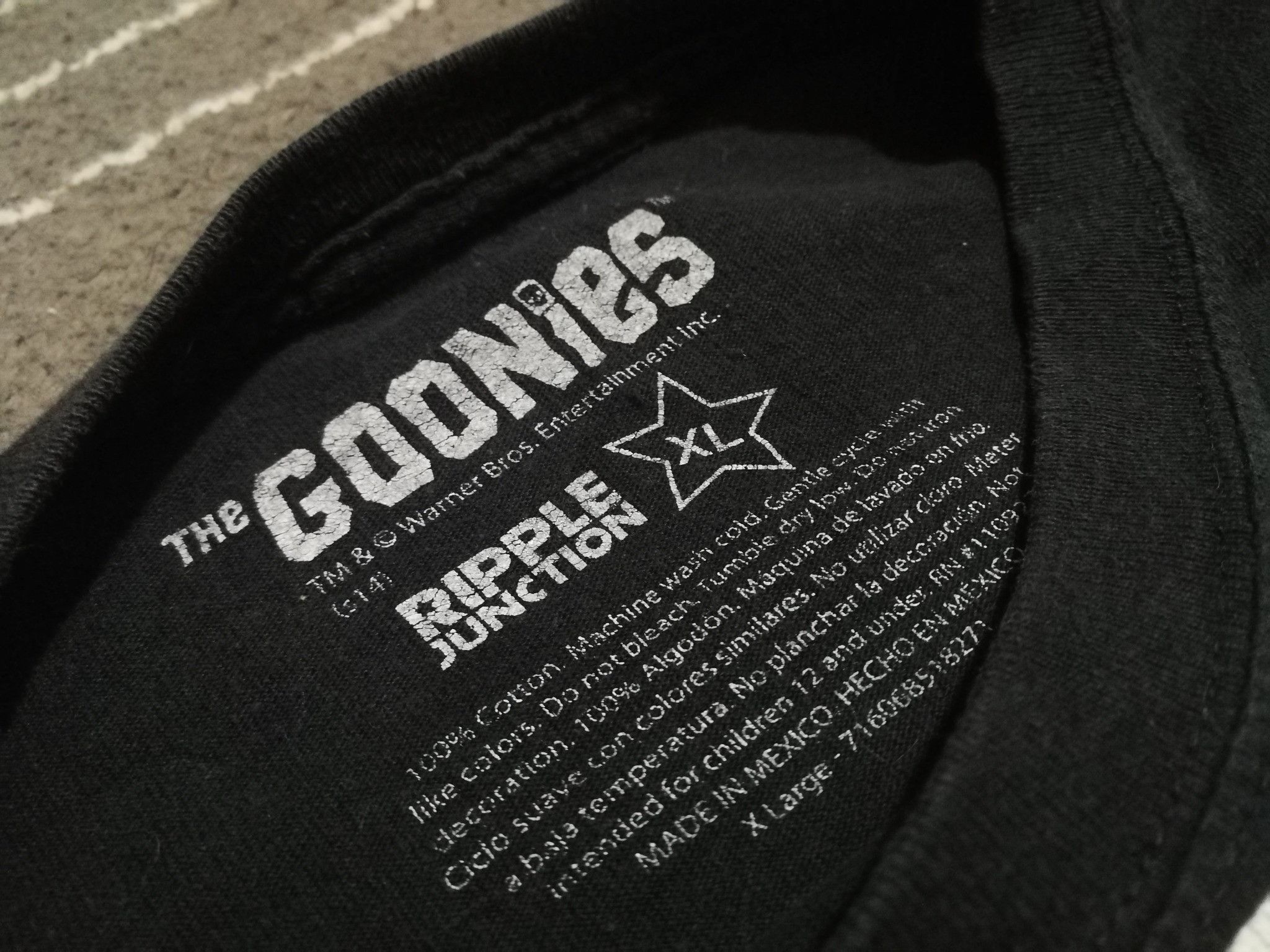 Vintage Ripple Junction X the goonies L 1876 Size US L / EU 52-54 / 3 - 2 Thumbnail