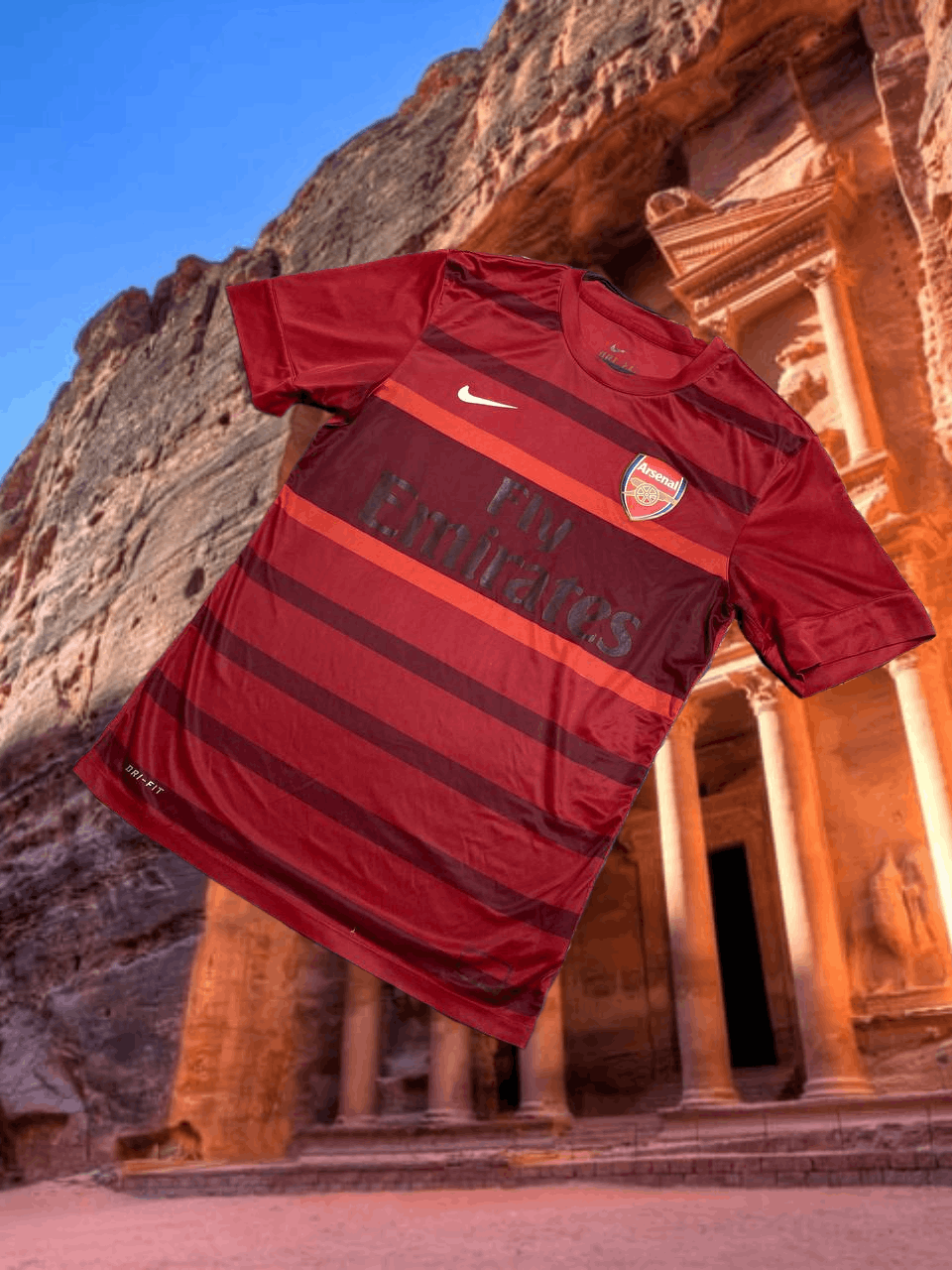 Nike Sportwear T-Shirt Nike football ARSENAL logo Y2K Vintage Size US S / EU 44-46 / 1 - 1 Thumbnail