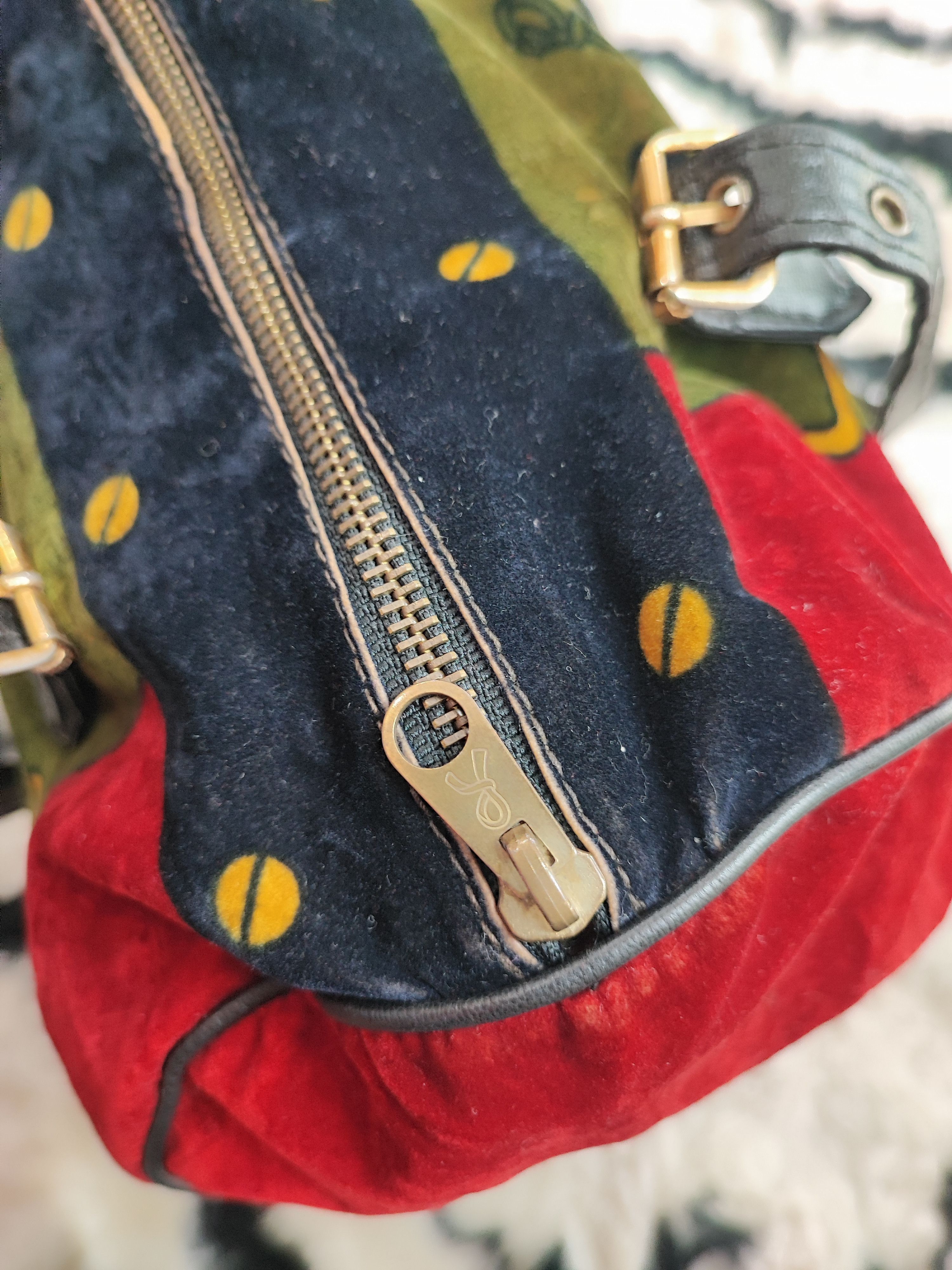 Roberta di Camerino Vintage Roberta Di Camerino Trompe L'Oeil Velvet Handbag Size ONE SIZE - 12 Thumbnail