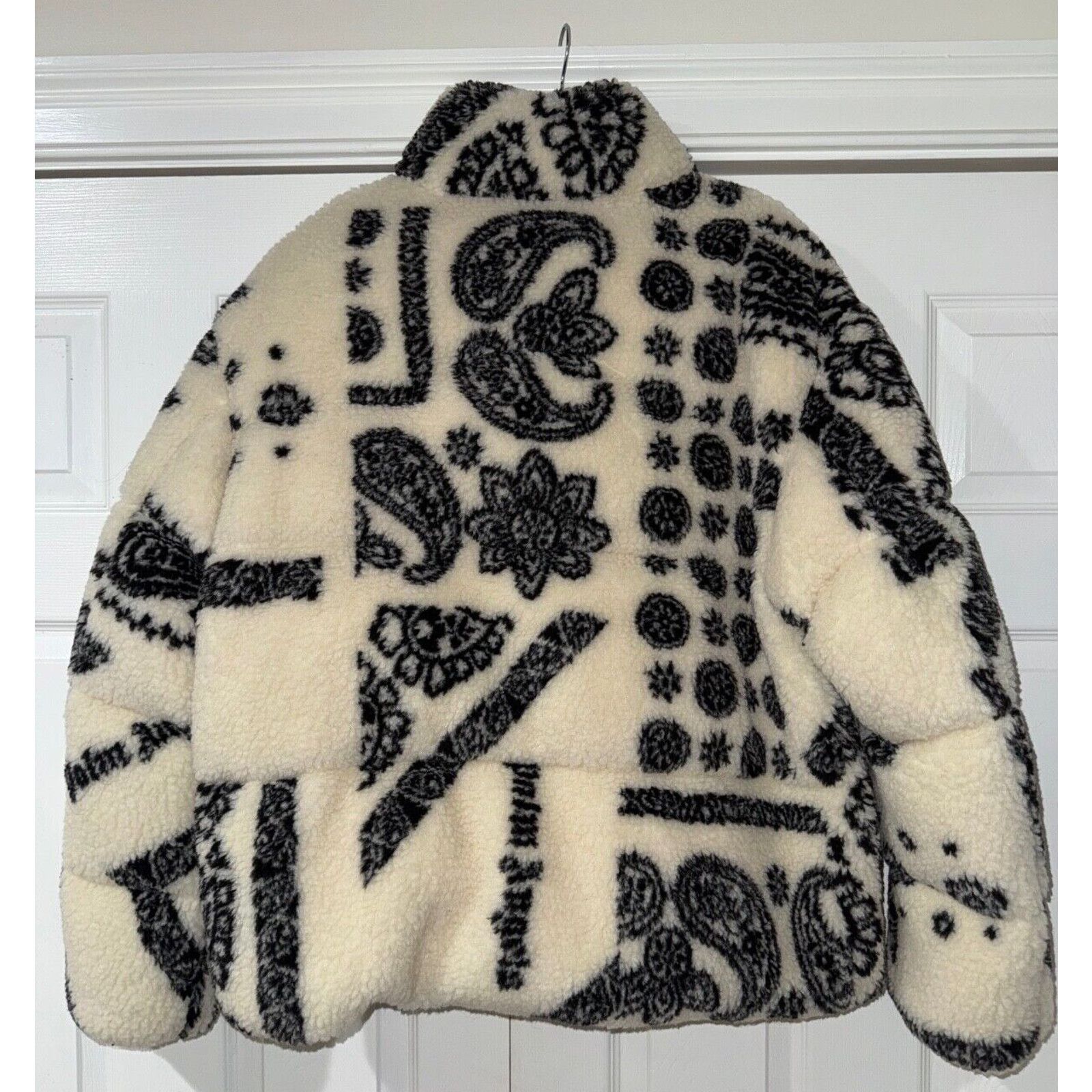 Moncler Moncler x Palm Angels Baden Paisley White Black Men's TG 4 Size US L / EU 52-54 / 3 - 15 Thumbnail