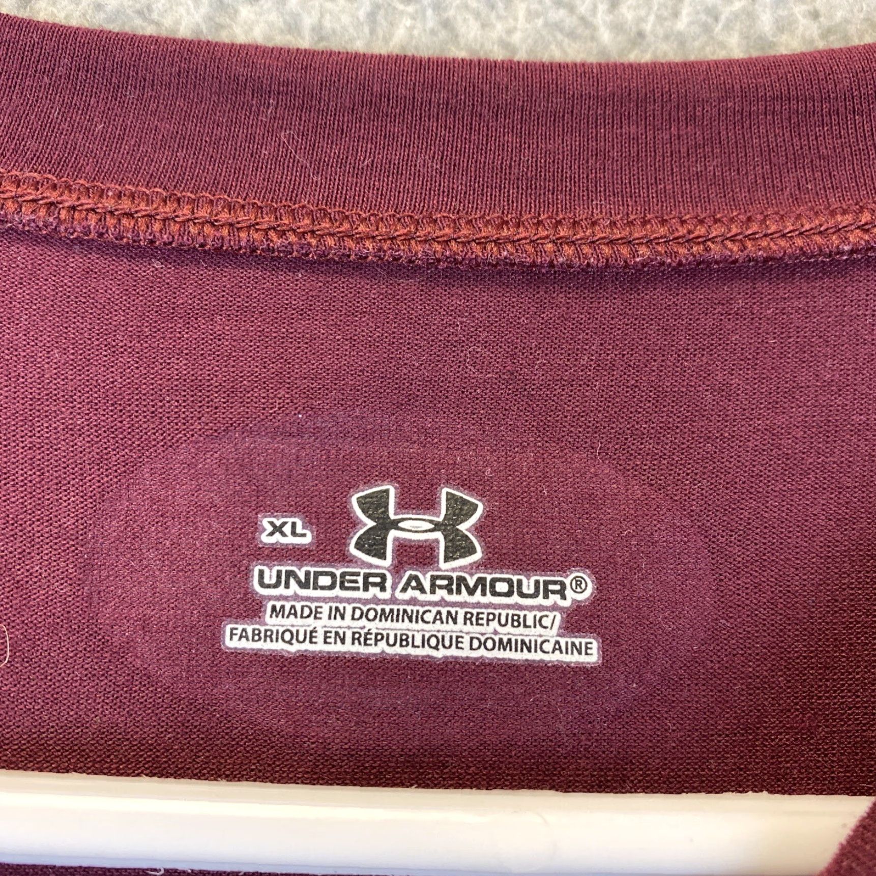 Under Armour VINTAGE? No — Under Armour DRY FIT Training Shirt Short Sleeve Mens XL Maroon Athletic Dri-Fit, Lightweight Moisture-Wicking Sports Tee, 73-9 Size US XL / EU 56 / 4 - 3 Thumbnail