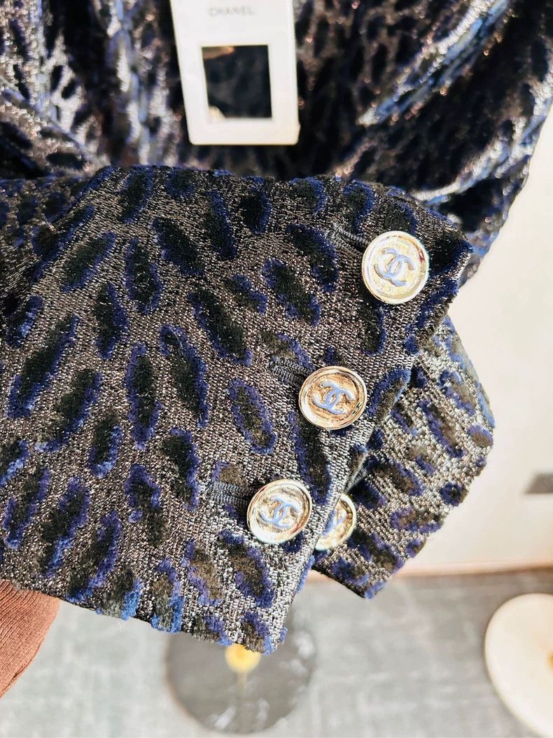Chanel Chanel 23a high-end handicraft workshop blue and black vel Size XS / US 0-2 / IT 36-38 - 4 Thumbnail