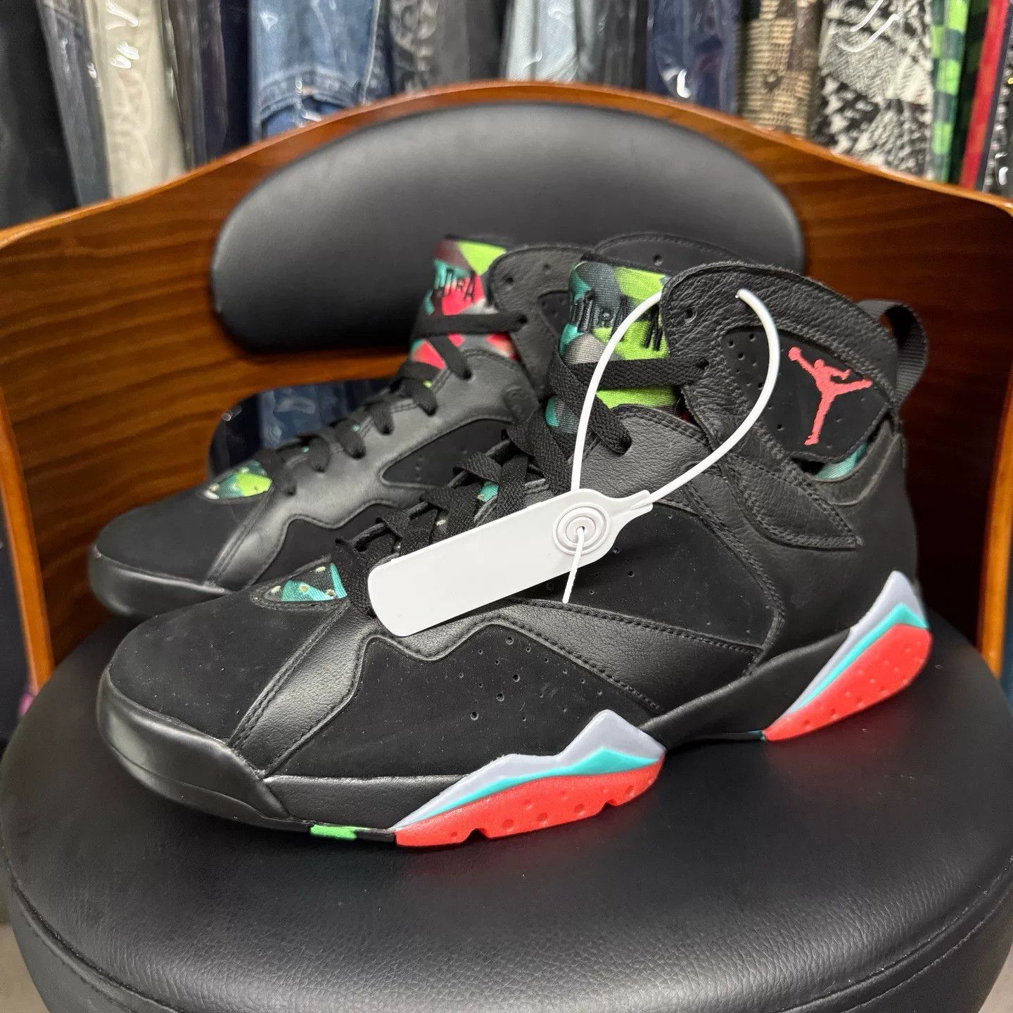 Nike Nike AJ7 Black Lowtop Sneakers 43 Men Size US 10 / EU 43 - 1 Thumbnail