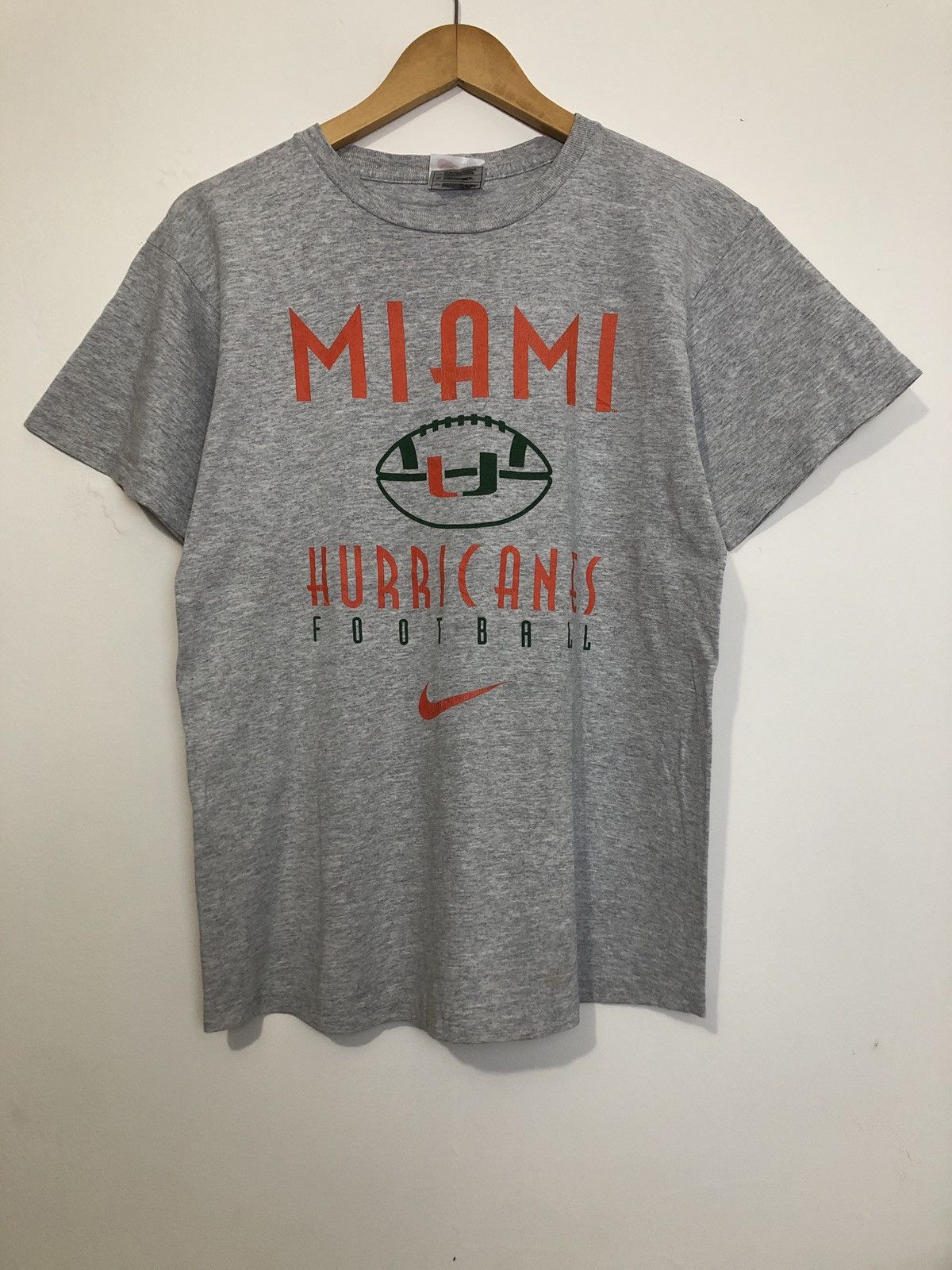 Vintage Vintage Nike Miami Hurricanes T-Shirt Size US XL / EU 56 / 4 - 1 Thumbnail