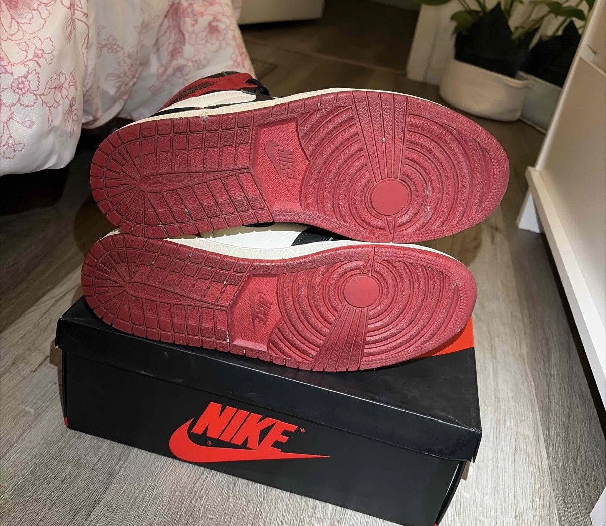 Jordan Brand jordan 1 bred toe size 9.5 Size US 9.5 / EU 42-43 - 5 Thumbnail