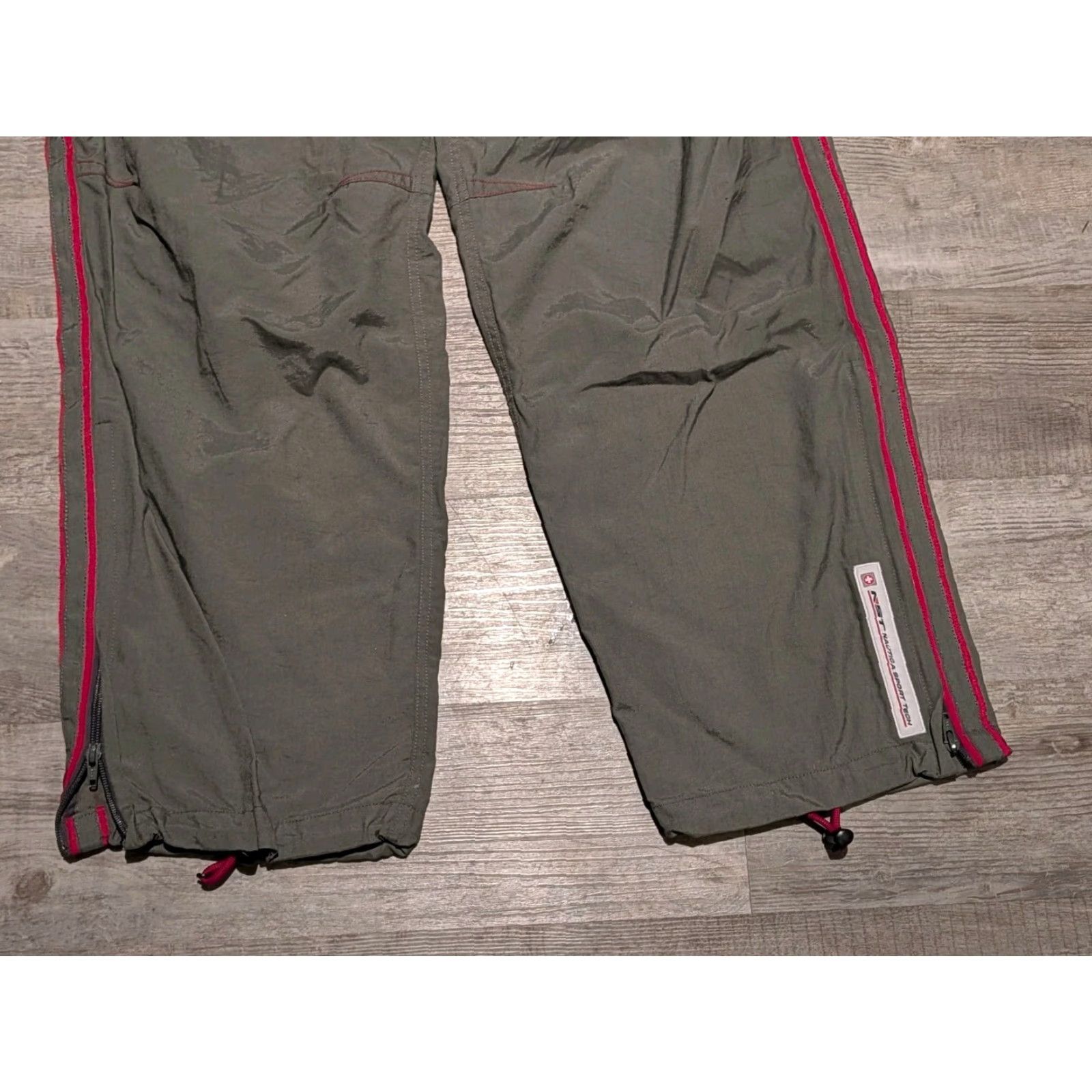 Nautica VINTAGE Nautica Sport Tech NST Cargo Pants Gray Red Nylon Jogger Adult M Medium 34in Inseam 31in 90s Y2K Mens Size US 31 - 2 Thumbnail