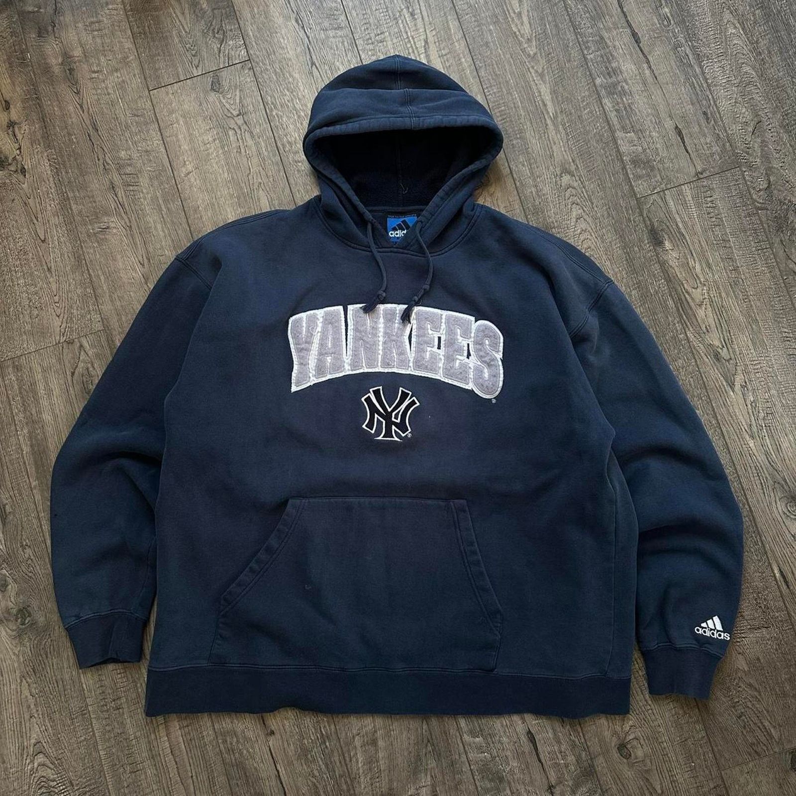 Adidas × Vintage Vintage Y2K Adidas New York Yankees MLB Hoodie Sweatshirt Size US XXL / EU 58 / 5 - 2 Thumbnail