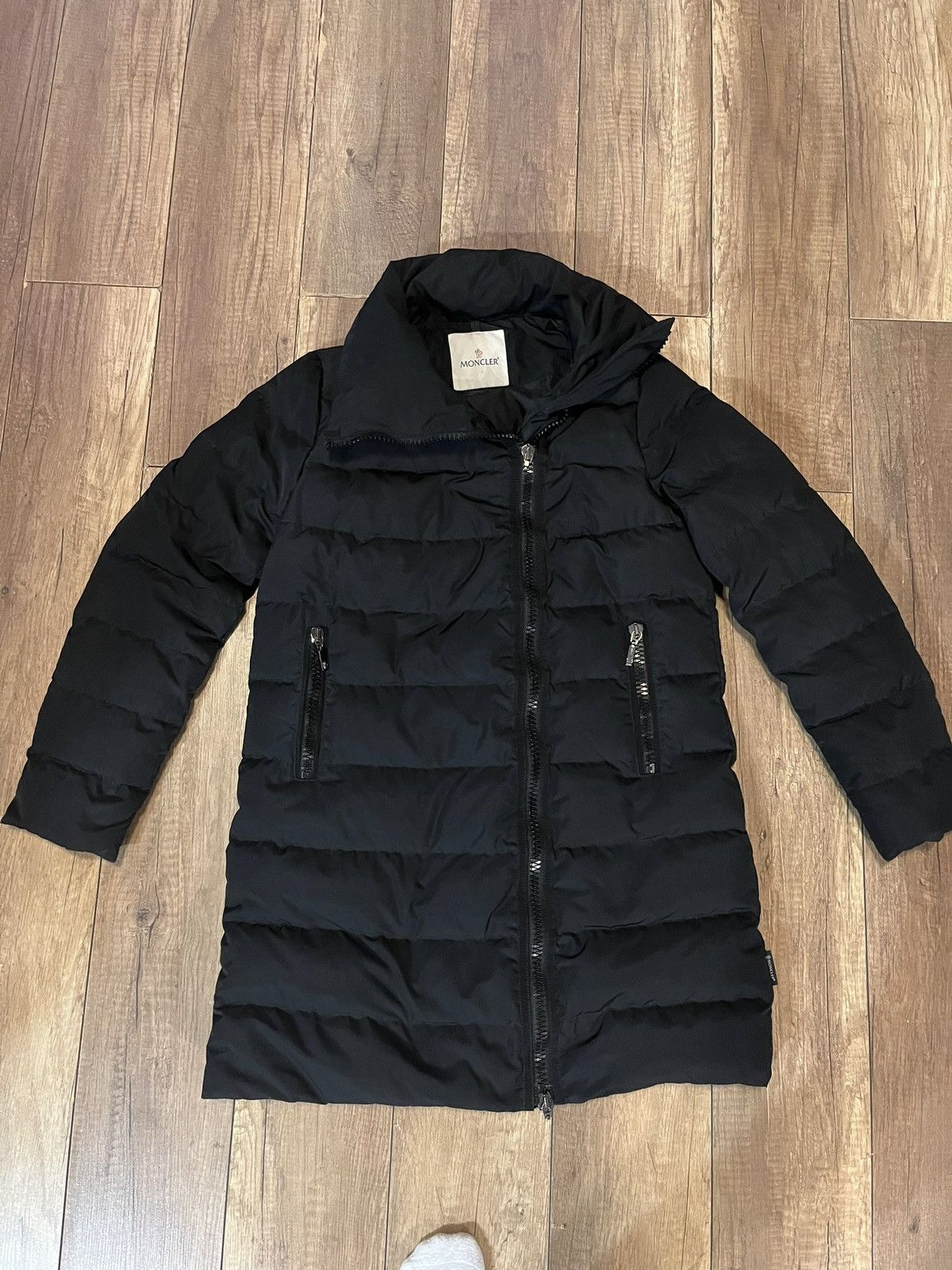 Moncler Women’s Black Down Puffer Jacket Size S Authentic
