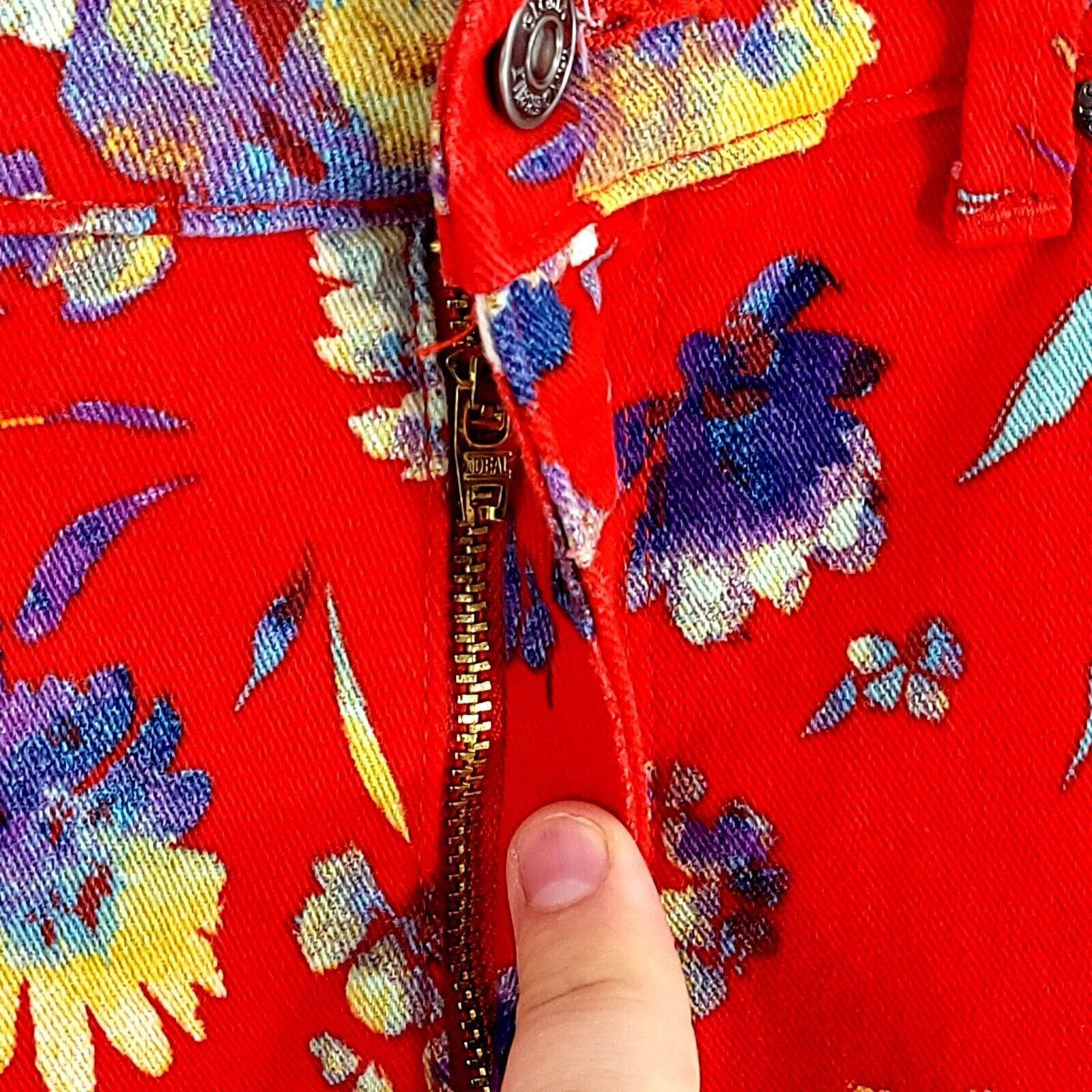 Gloria Vanderbilt Gloria Vanderbilt Amanda Red Purple Floral Denim Size 6 Aver Size 28" / US 6 / IT 42 - 4 Thumbnail