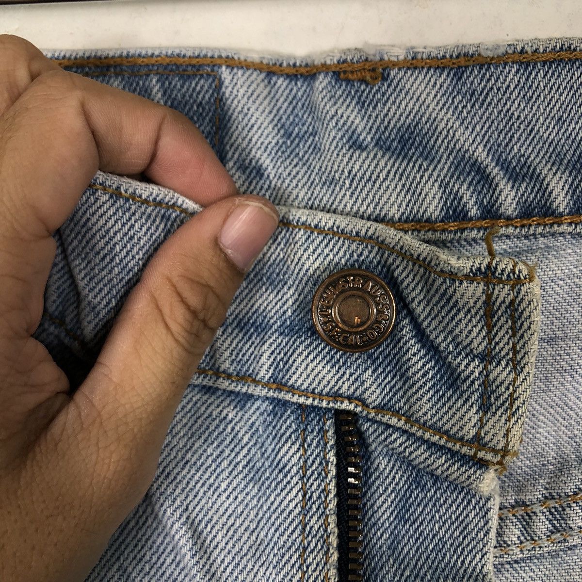 Levi's 🔥90’s Distressed Denim Jeans Levi’s Lot 555 Relaxed Fit Size US 36 / EU 52 - 14 Thumbnail