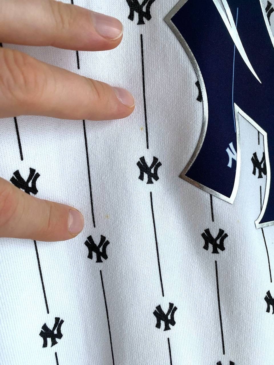 Champion × MLB × New York Yankees Champion x MLB New York Yankees Multilogo Sweatshirt, Size L Size US L / EU 52-54 / 3 - 7 Thumbnail