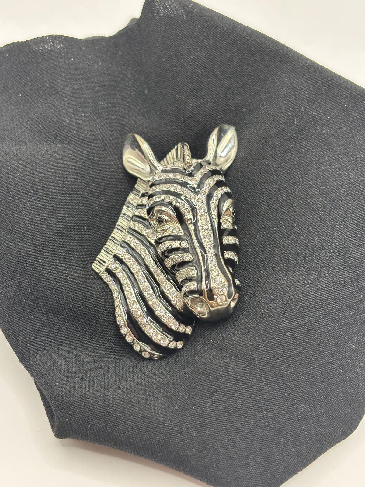 Vintage Butler Signed Vintage Zebra Head Brooch Rhinestones Enamel Size ONE SIZE - 2 Thumbnail