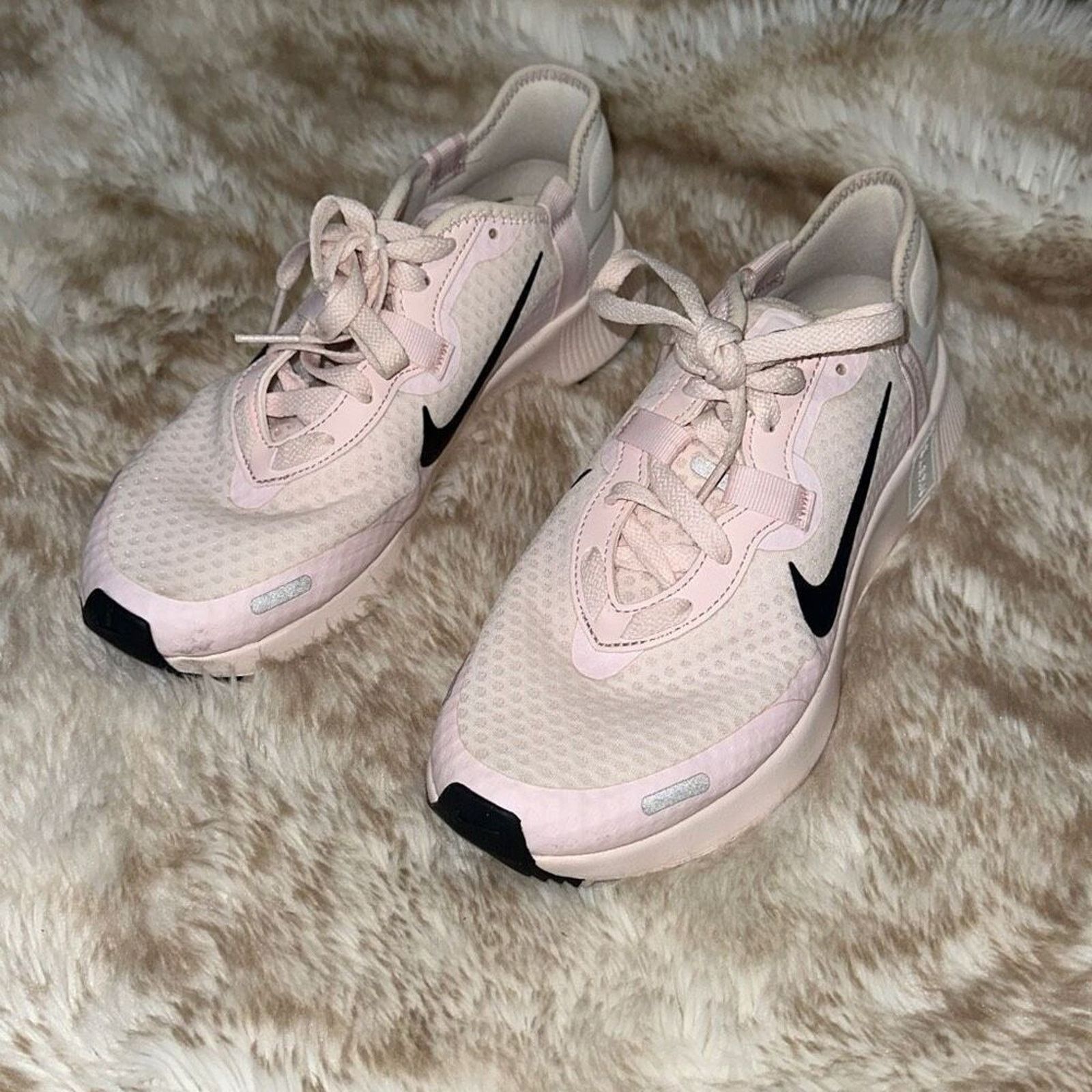 Nike Nike light pink and black sneakers | Sz 8.5 Size US 8.5 / IT 38.5 - 4 Thumbnail