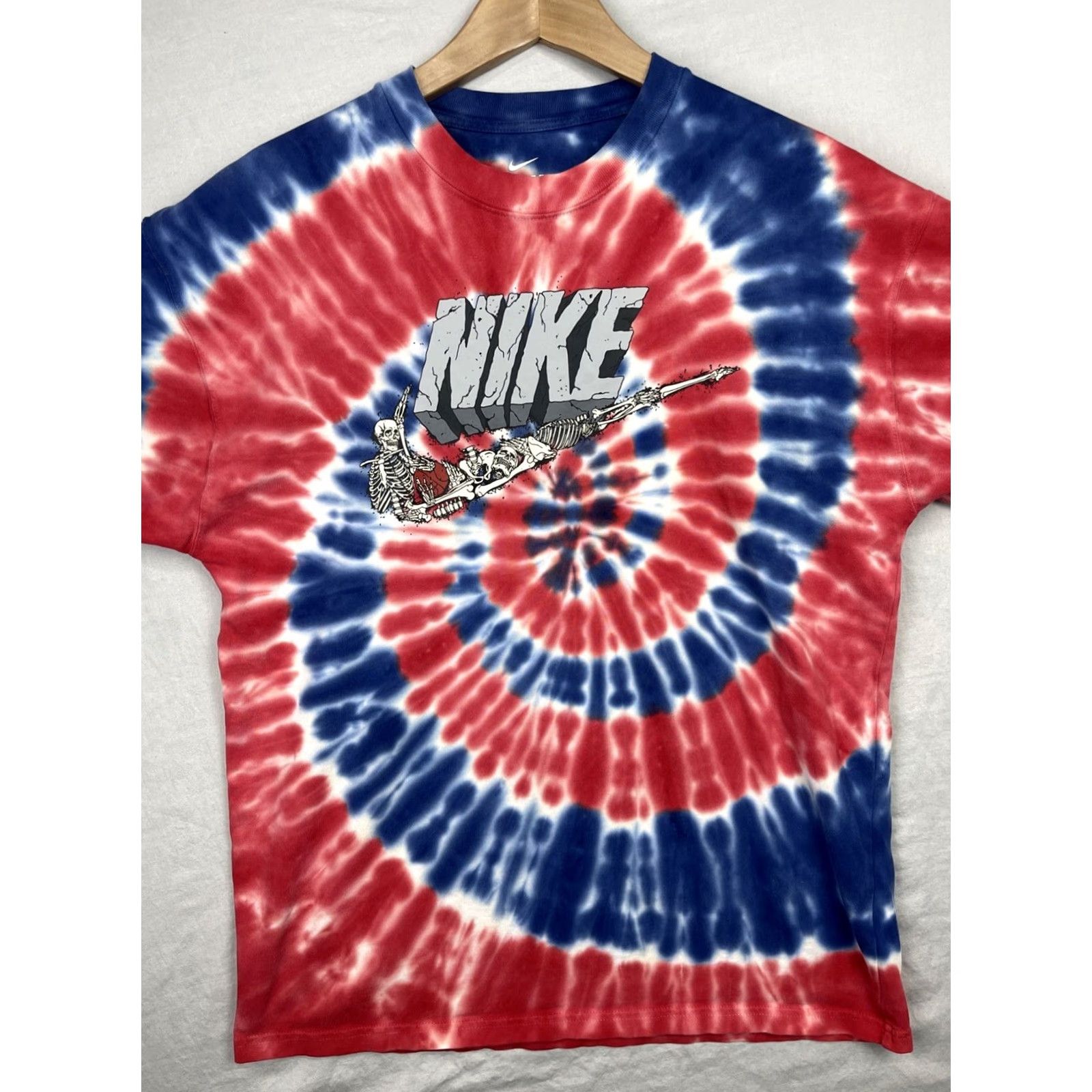 Nike Nike Shirt Mens Medium Red Tie Dye Skeleton Swoosh Exploration Series Dream Team Size US M / EU 48-50 / 2 - 2 Thumbnail