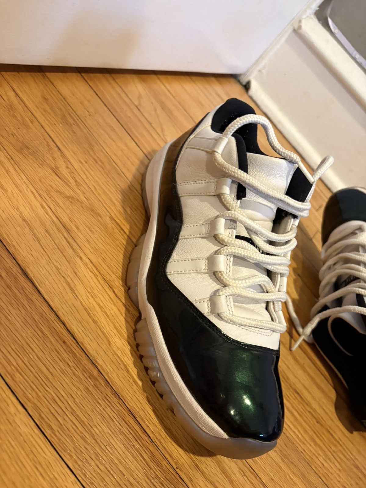 Jordan Brand Jordan 11 Emerald Size US 10.5 / EU 43-44 - 6 Thumbnail