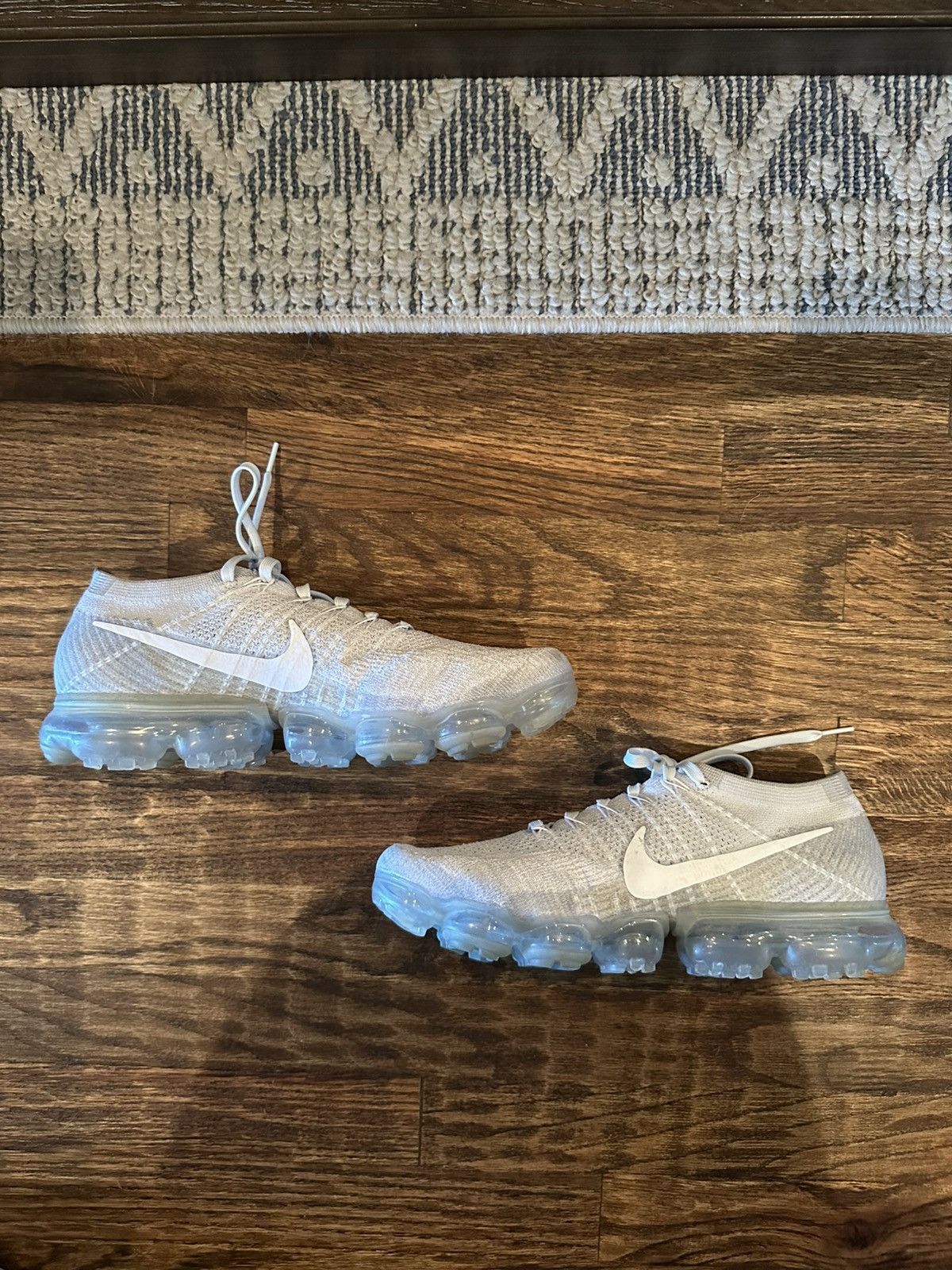 Nike Air Vapormax Flyknit Pure Platinum 2017 Size US 10.5 / EU 43-44 - 5 Thumbnail