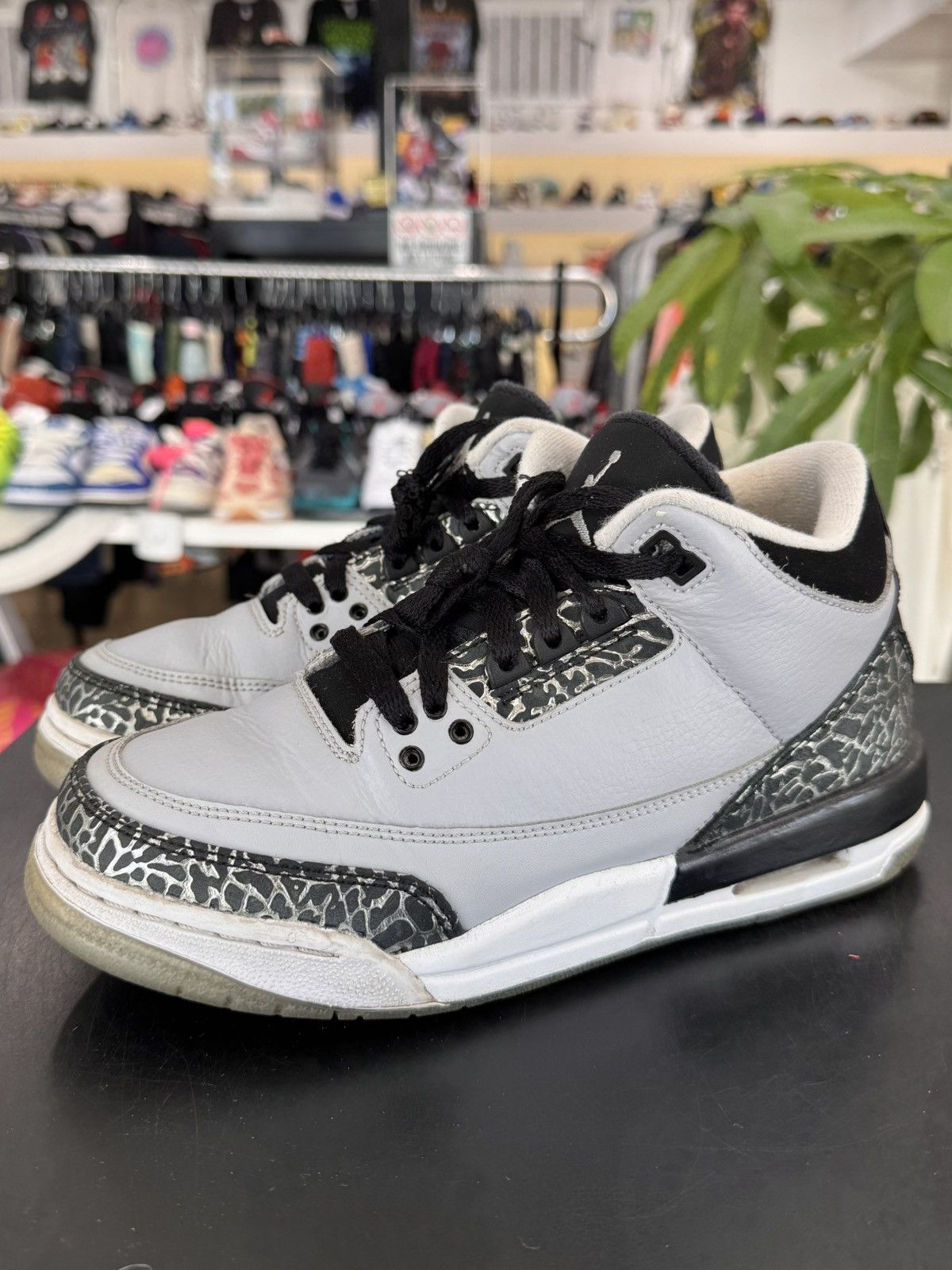 Jordan Brand Air Jordan 3 Wolf Grey Size 6.5Y (2014) Size US 6.5 / EU 39-40 - 1 Thumbnail