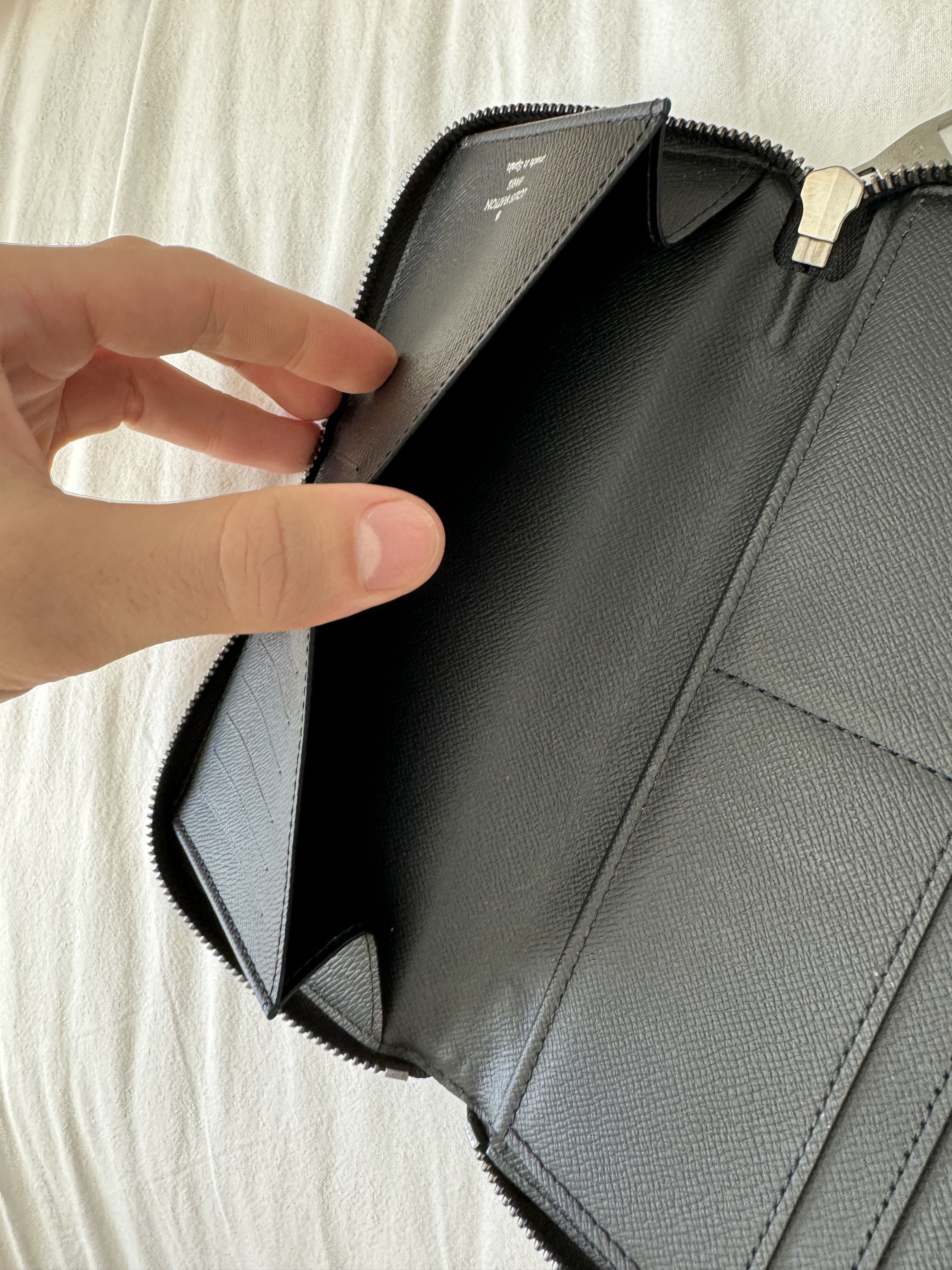 Louis Vuitton Louis Vuitton Zippy Wallet in eclipse monogram Size ONE SIZE - 9 Thumbnail