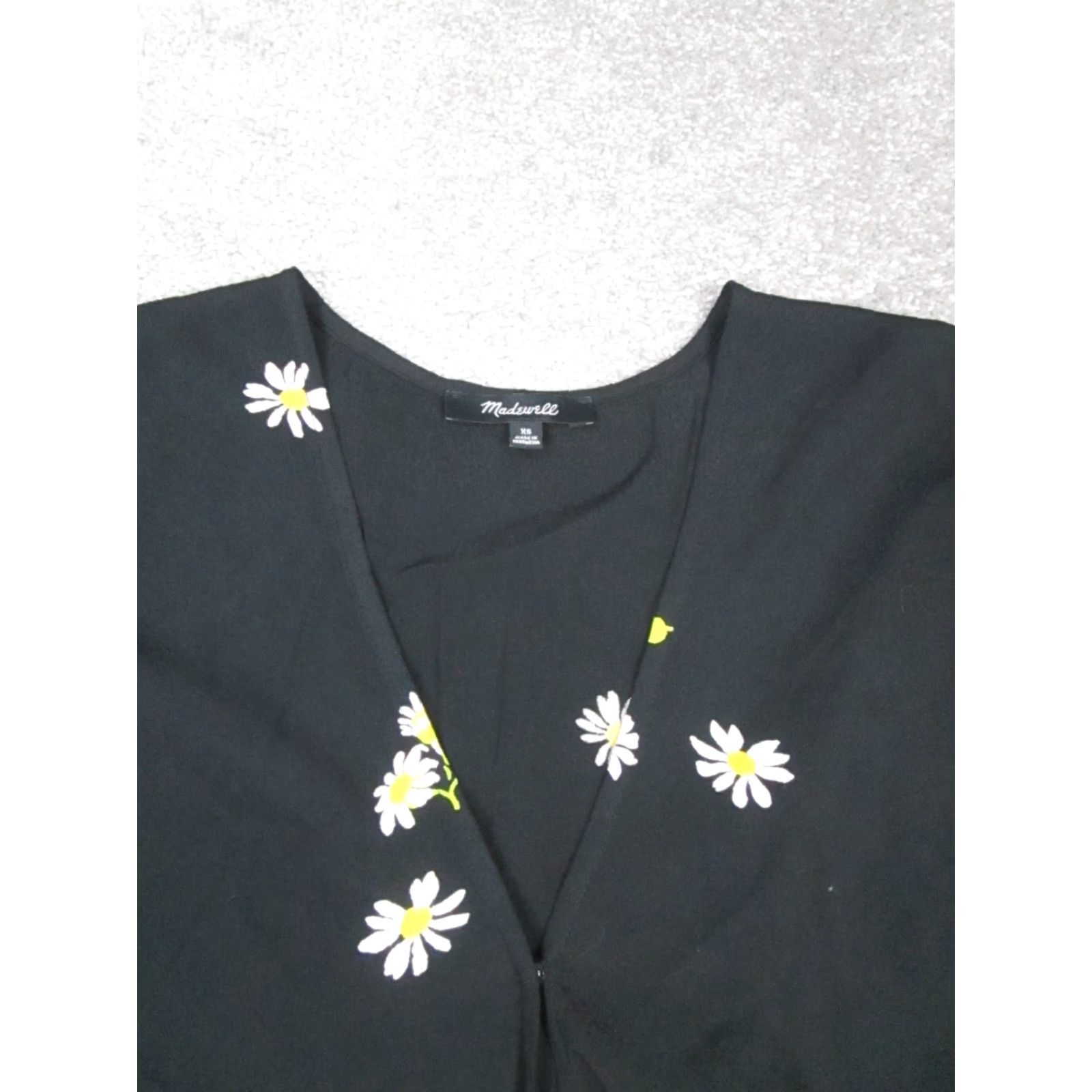 Madewell Madewell Top Womens XS Black Floral Wrap Blouse Size XS / US 0-2 / IT 36-38 - 2 Thumbnail