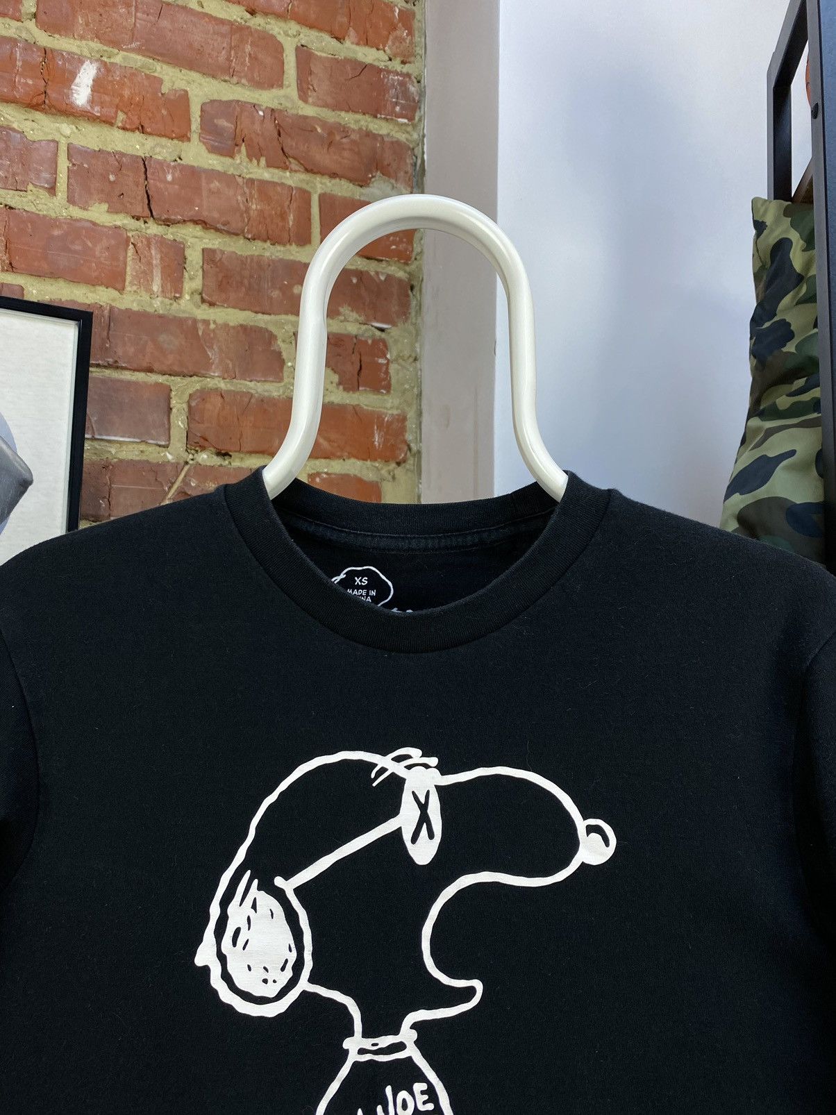 Kaws × Peanuts × Uniqlo Uniqlo x Kaws x Peanuts Snoopy Joe Cool T-Shirt Size US XS / EU 42 / 0 - 3 Thumbnail