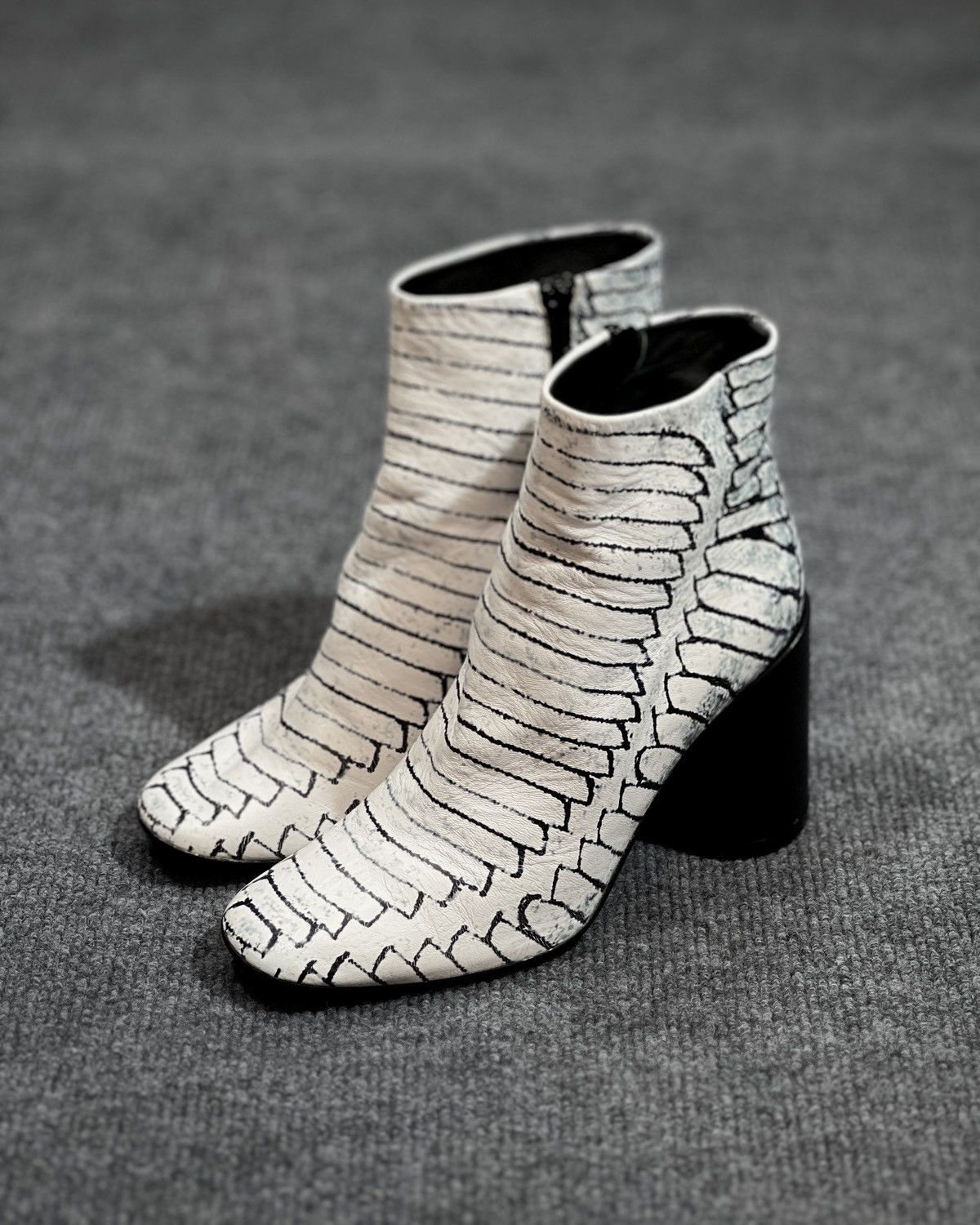 Maison Margiela MM6 Maison Margiela Printed Leather Ankle Boot Size US 7 / IT 37 - 3 Thumbnail