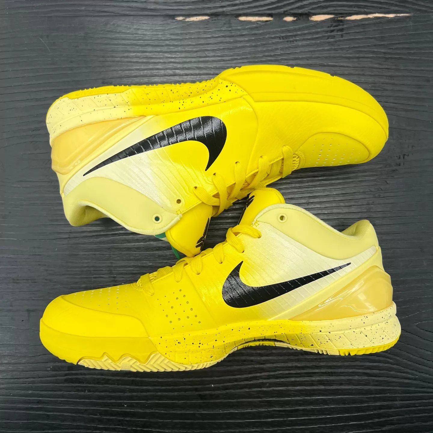 Nike Nike Kobe 4 Black/Yellow 44.5 Worn Once Like New Size US 11.5 / EU 44-45 - 2 Thumbnail