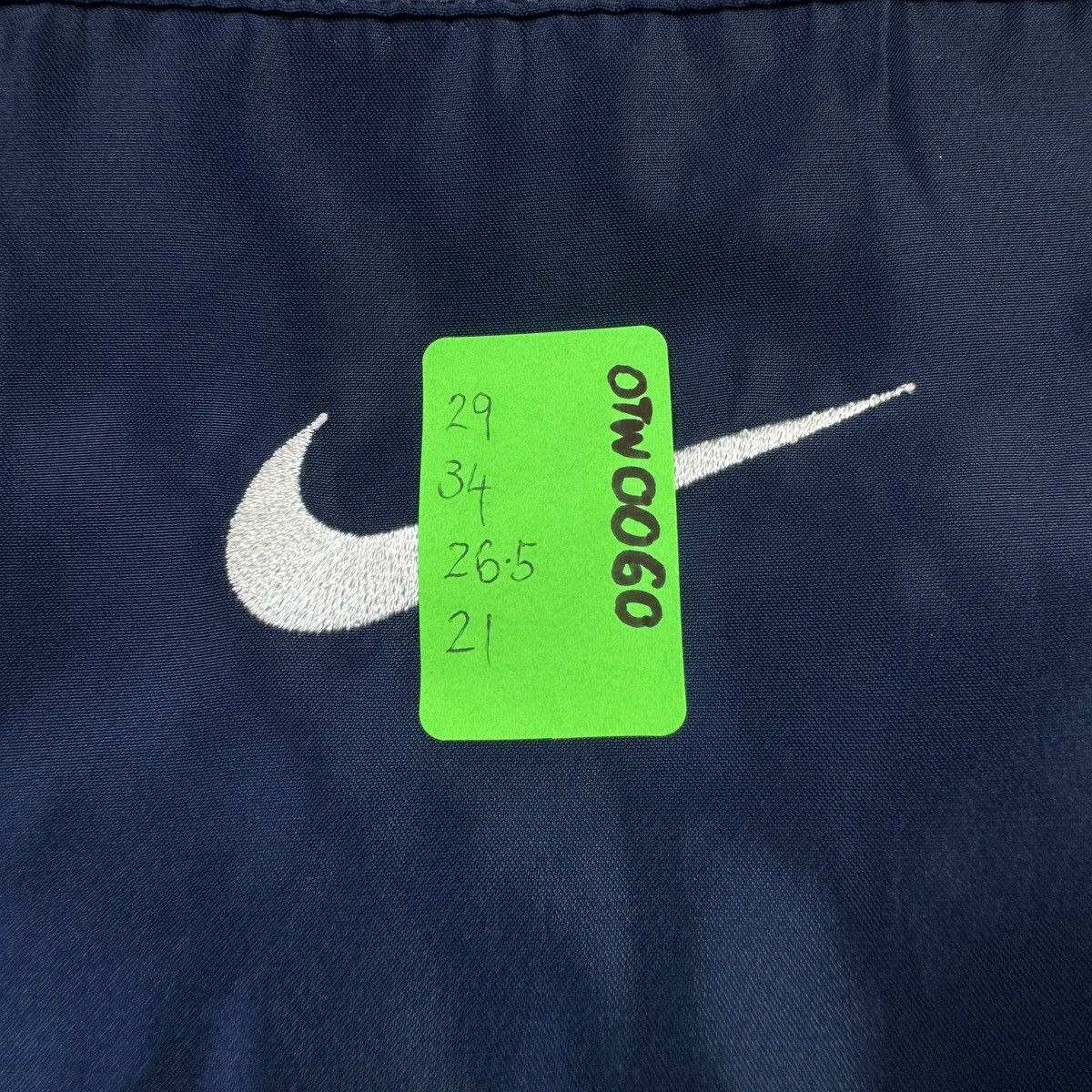 Nike Vintage 90s Nike Spell Out Quilt Lined Jacket Size US L / EU 52-54 / 3 - 14 Thumbnail