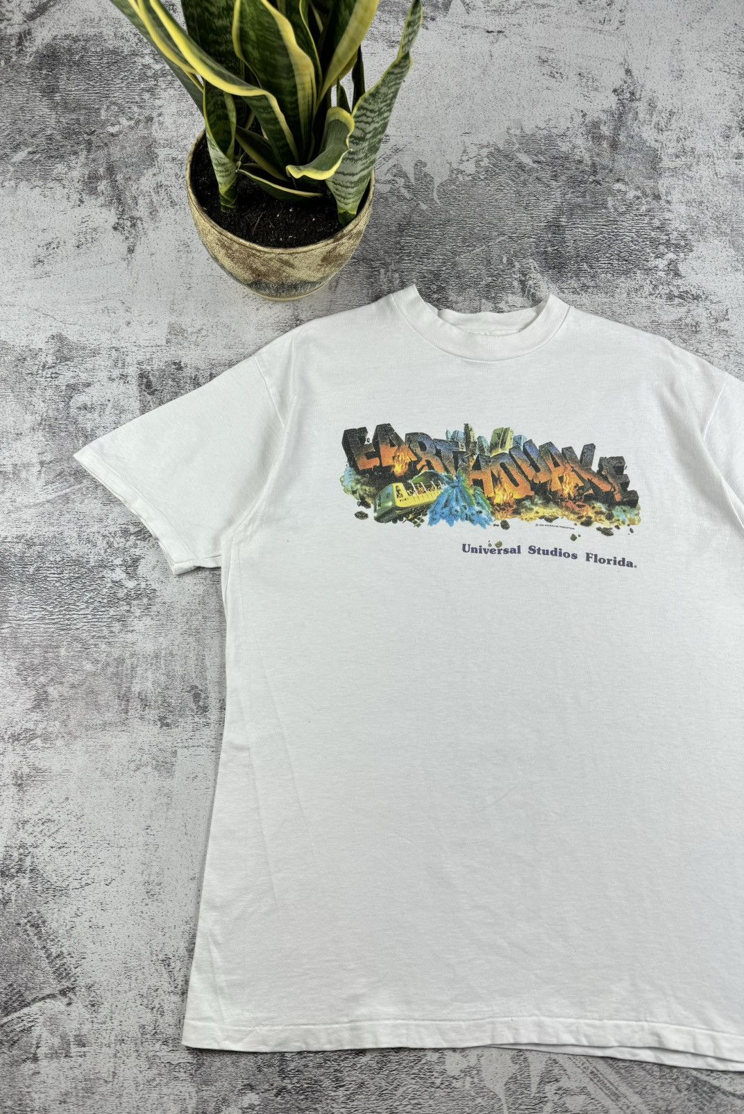 Universal Studios Vintage 80S 90S Earthquake 1990 Winterland Hanes T Shirt Tee Size US XL / EU 56 / 4 - 2 Thumbnail