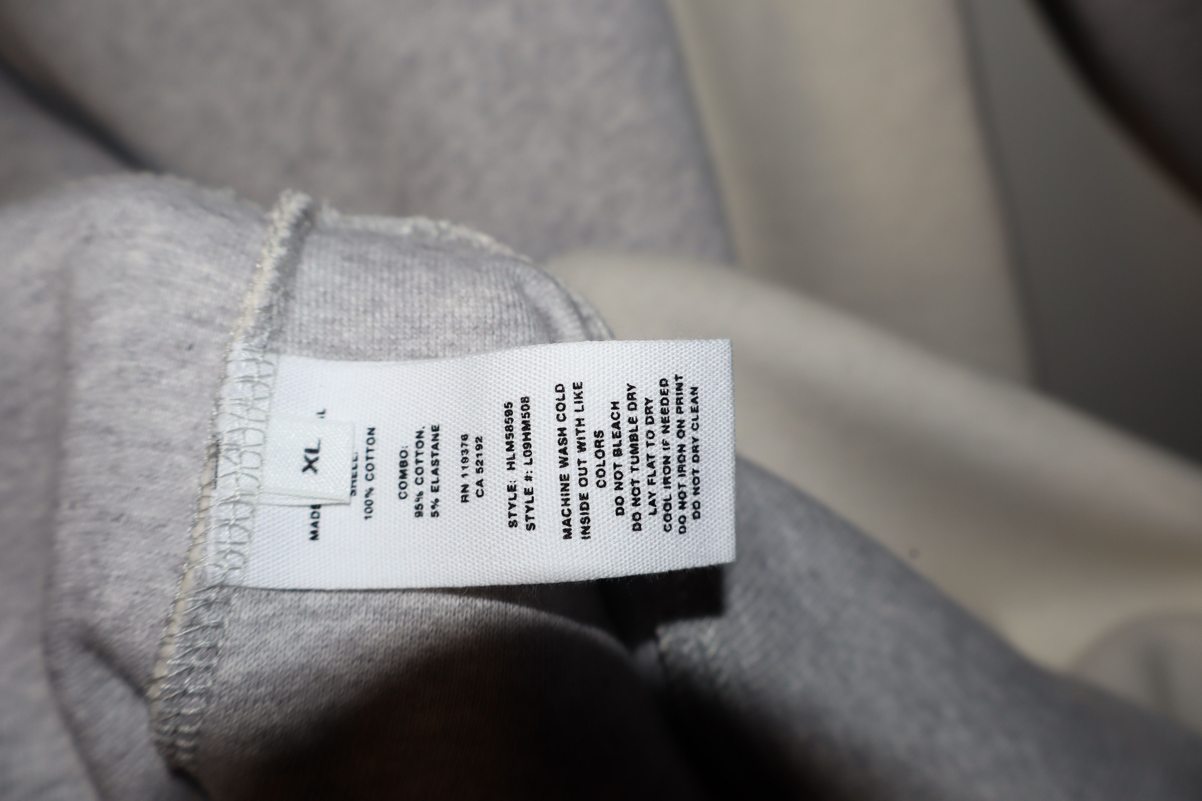 Helmut Lang Grey & Off-White Colorblock Crewneck Size US XL / EU 56 / 4 - 10 Thumbnail