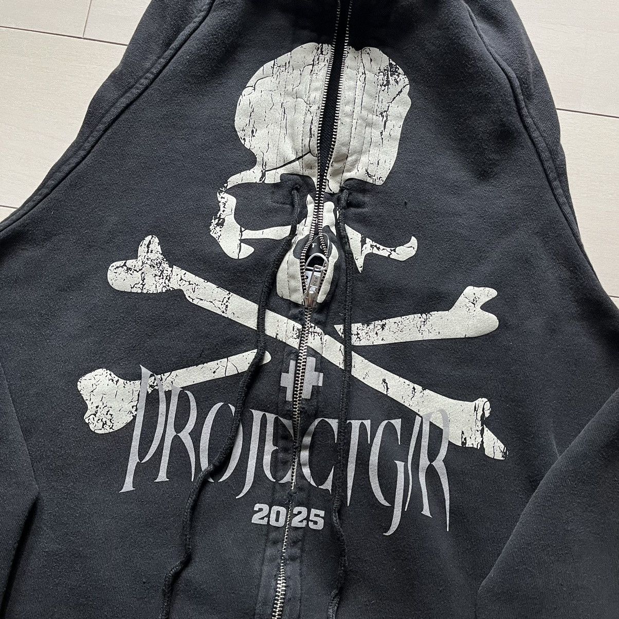project g/r × mastermind japan コラボパーカー 3 🆕 PROJECT G/R × MASTERMIND ZYGON ZIP-UP HOODIE size 3 Coming Soon