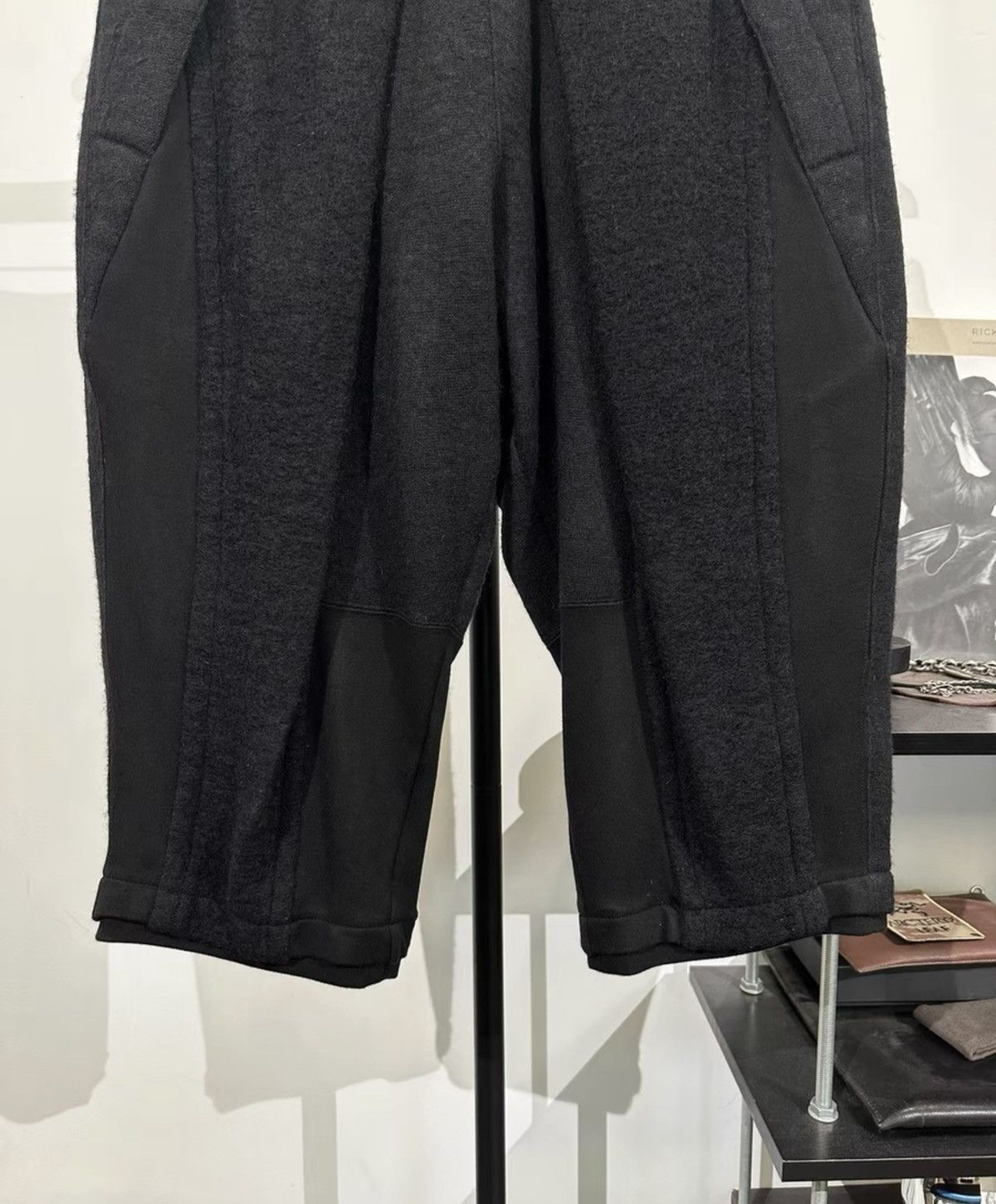 Julius Julius_7 Wool Blend Elastic-Waist Shorts / Cropped Pants Size US 32 / EU 48 - 3 Thumbnail
