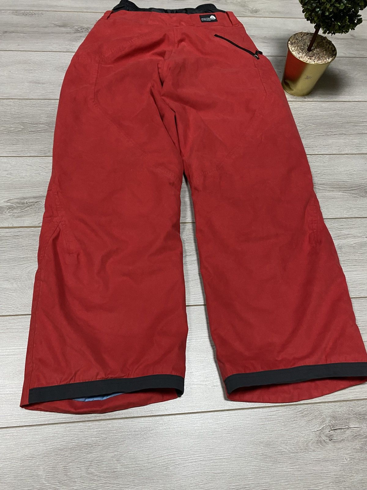 Nike ACG Nike acg vintage multi pocket storm fit ski pants snowboard Size US 31 - 7 Thumbnail