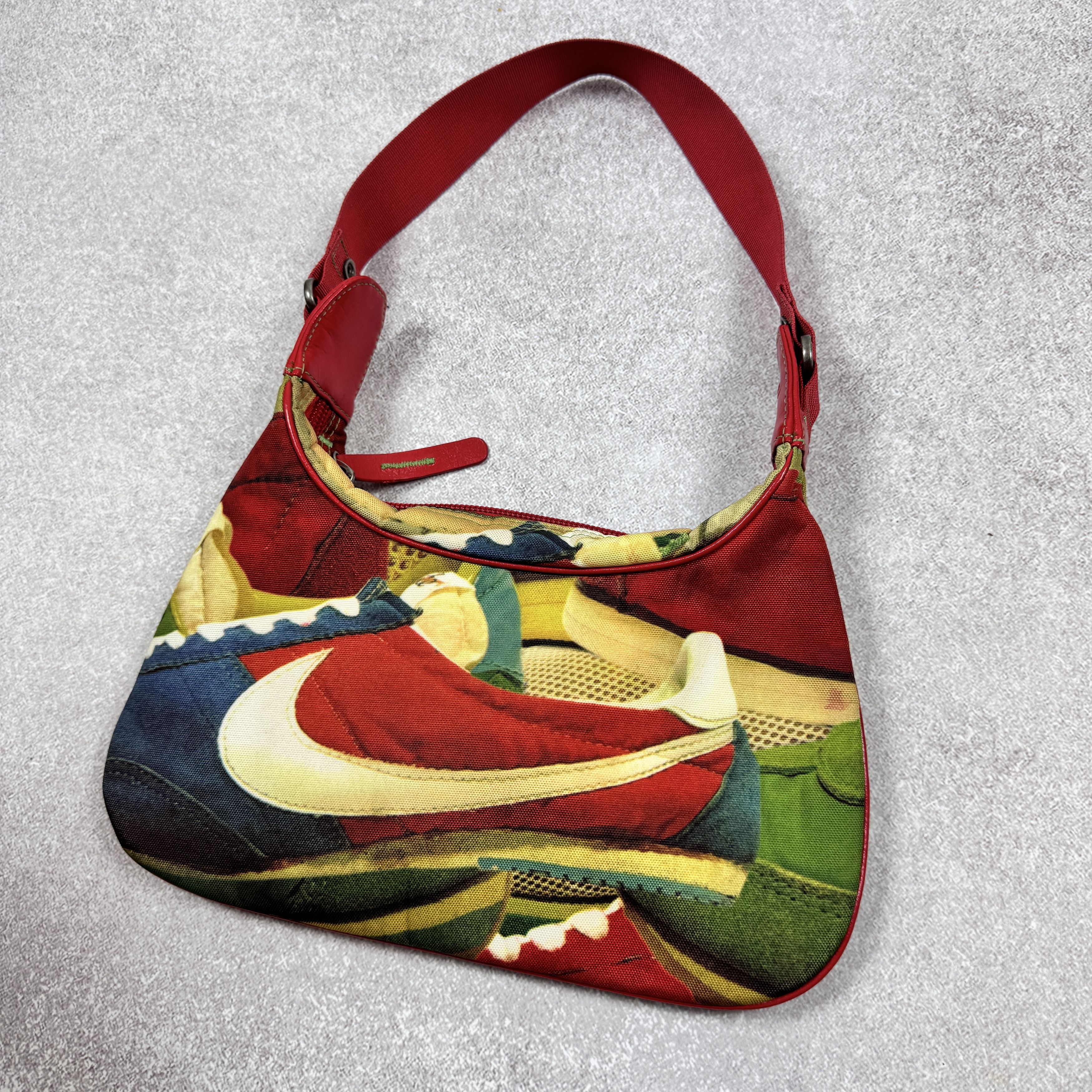 Nike Vintage Nike Women`s Sling Shoulder Bag Y2K Size ONE SIZE - 2 Thumbnail
