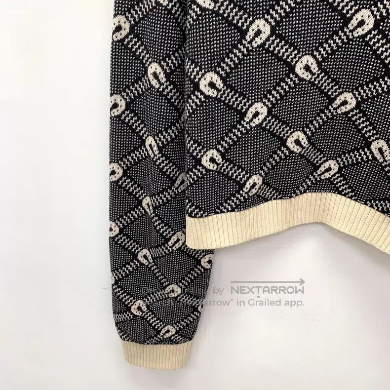Gucci Gucci 22 black diamond plaid cotton V-neck long-sleeved kn Size US L / EU 52-54 / 3 - 4 Thumbnail