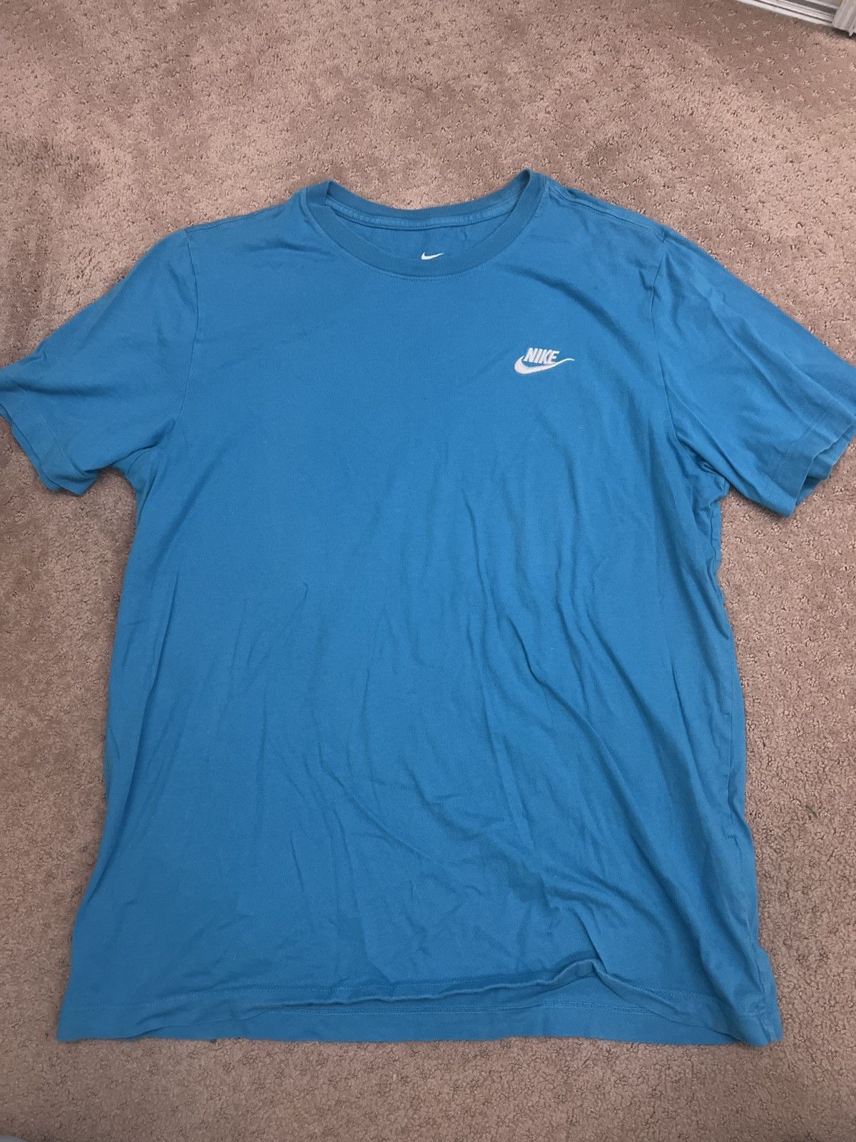 Nike Nike Blue Embroidered Logo Tee Size US L / EU 52-54 / 3 - 1 Thumbnail